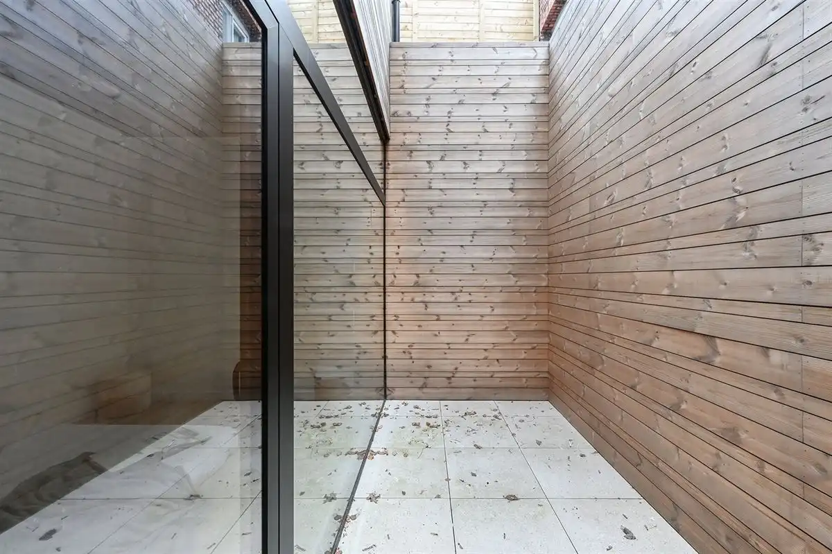 Top gerenoveerd gelijkvloersappartement foto 17