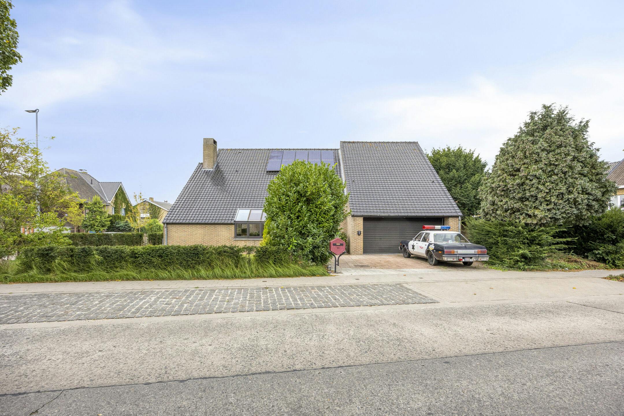 Hoofdfoto van de publicatie: Ruim huis langs de Akkerstraat te Sint-Kruis (Brugge)