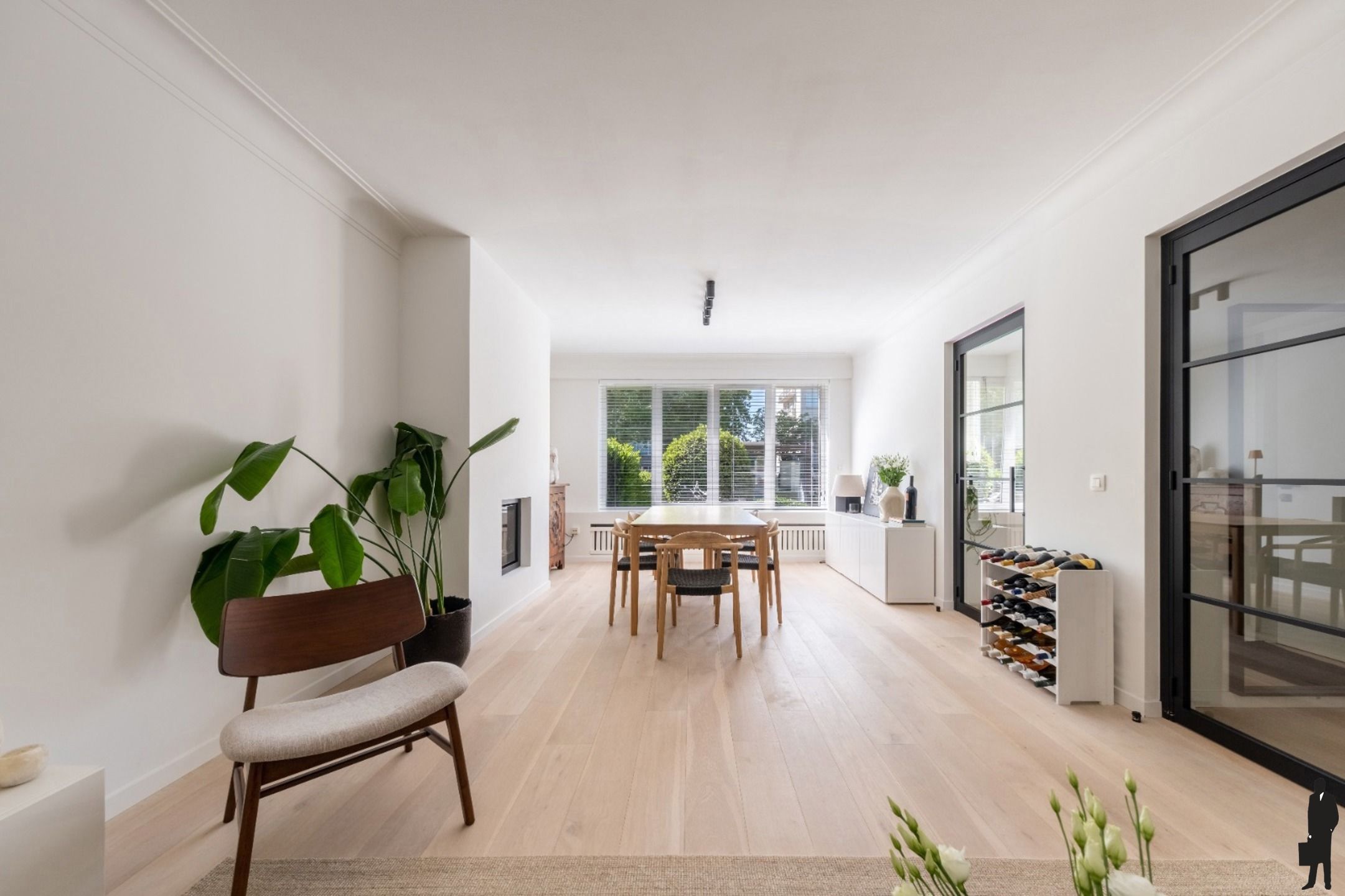Instapklaar appartement met zonnige tuin op de grens van Wilrijk en Berchem foto {{pictureIndex}}
