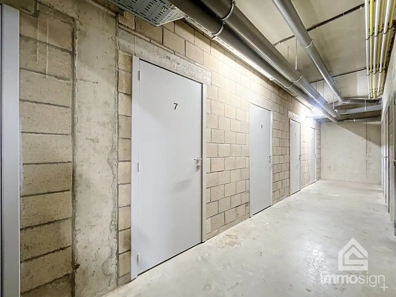 Praktisch appartement gelegen in het centrum van Bree! foto 15