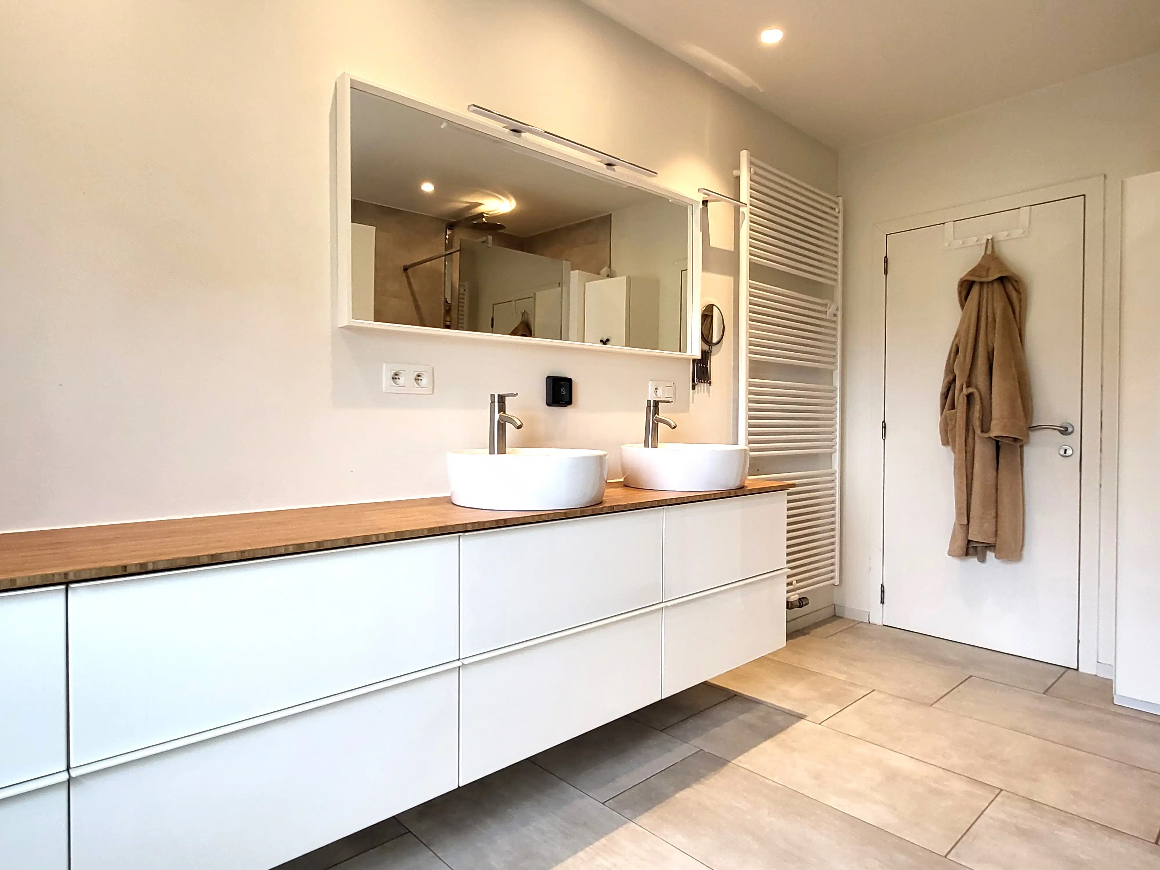 Totaal gerenoveerde woning van 2016-2017 op een perceel van 840 m², met oog voor comfort, ruimte en energiezuinigheid. foto 14