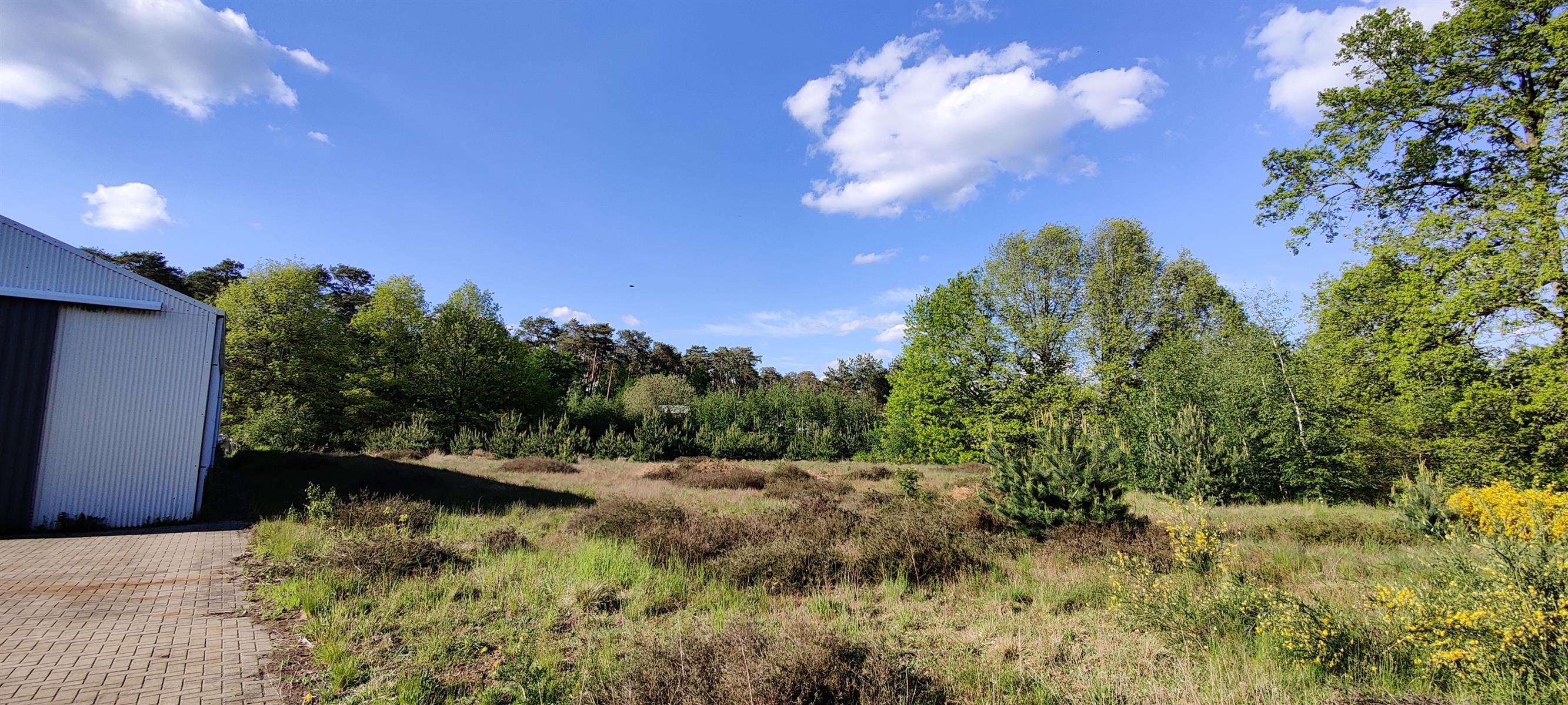 Industriegrond circa 25500 m² met bedrijfsgebouw en loods foto 18