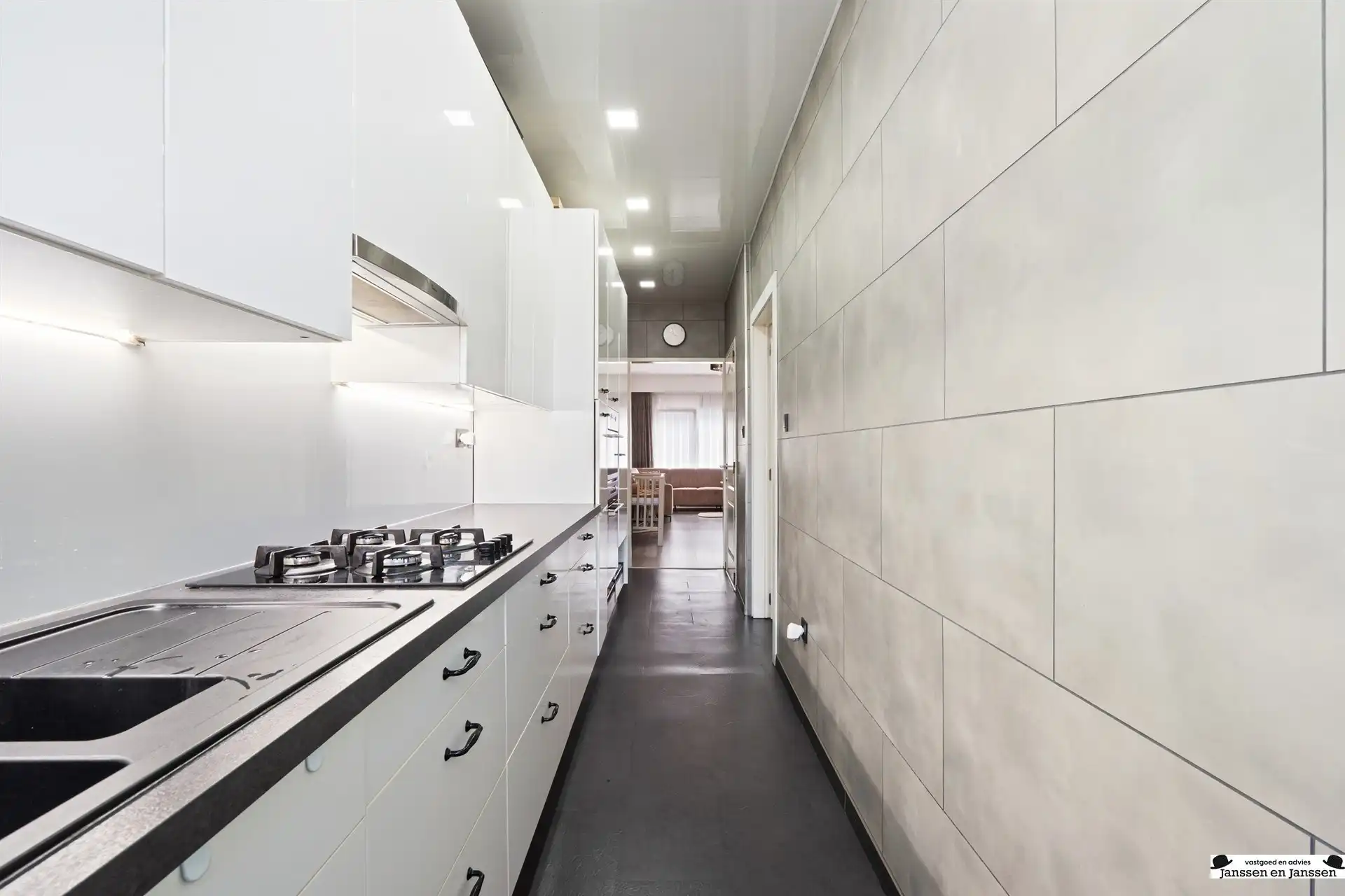 Uitzonderlijk ruime, energetische en gerenoveerde woning! foto 18