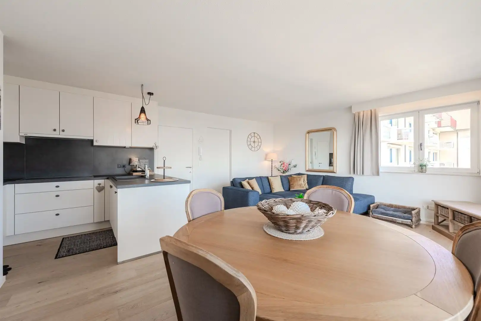 Uniek afgewerkt appartement zongericht in perfecte staat foto 21