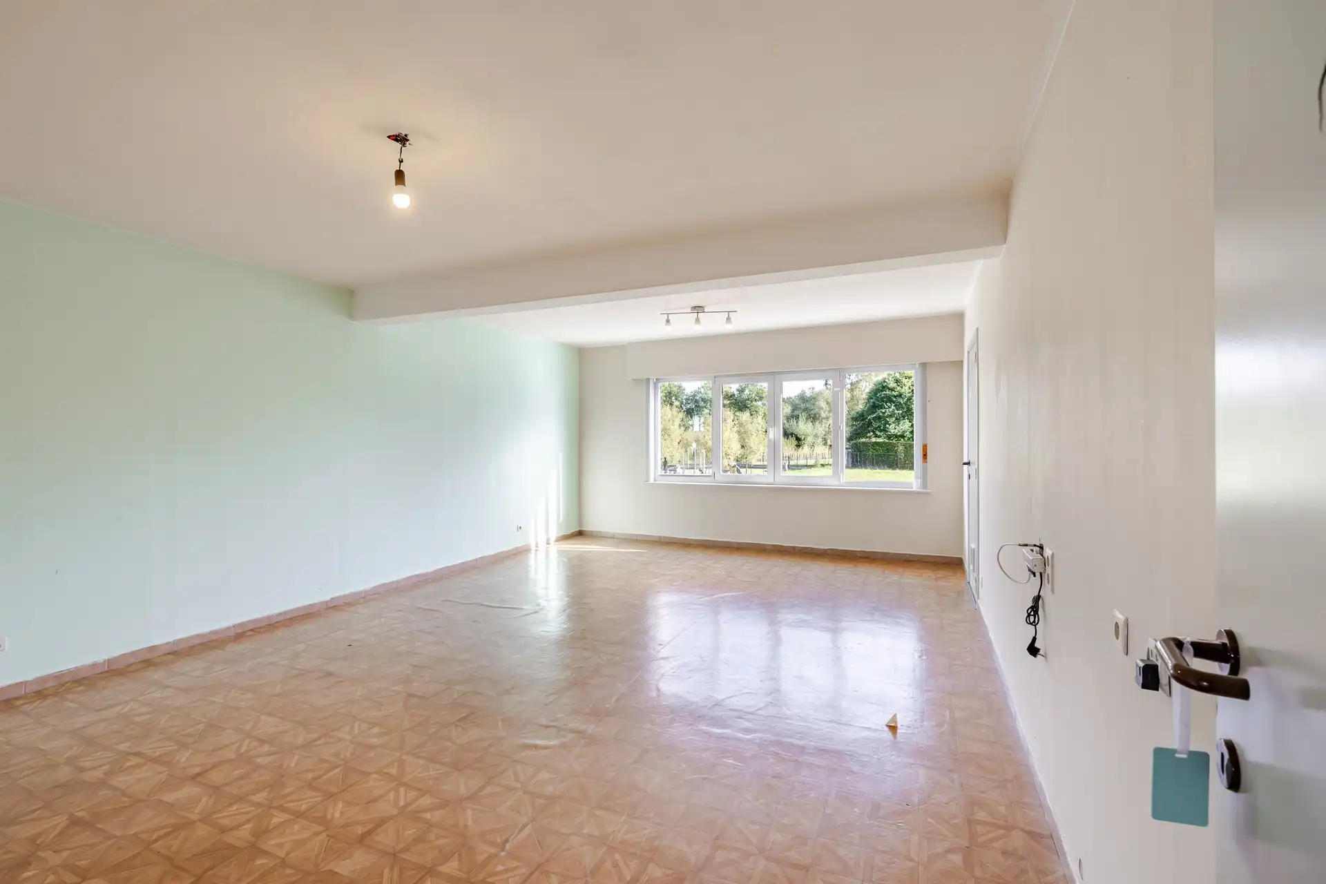 Appartement op de eerste verdieping met twee slaapkamers en garage foto 6