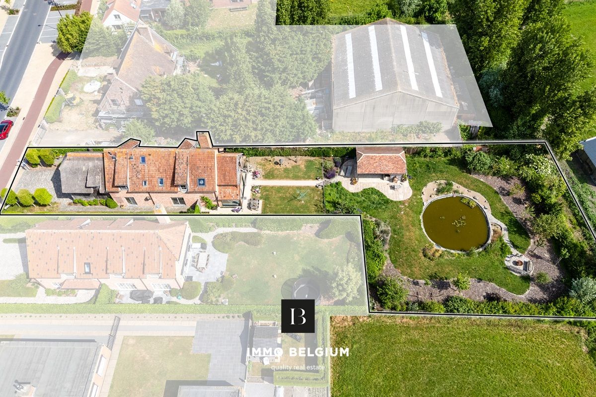 Prachtige exclusieve kangoeroe-villa met bijgebouw foto 2