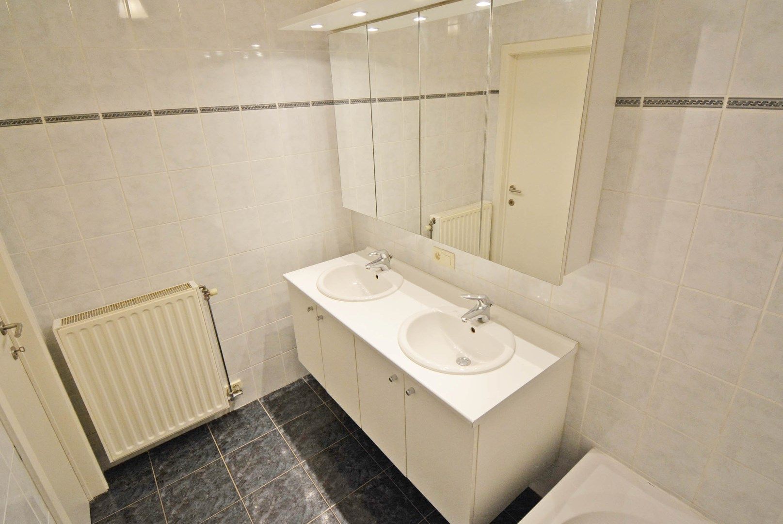 Ruim appartement vlakbij het Zegemeer en La Reserve maar ook dicht bij het centrum. foto 9