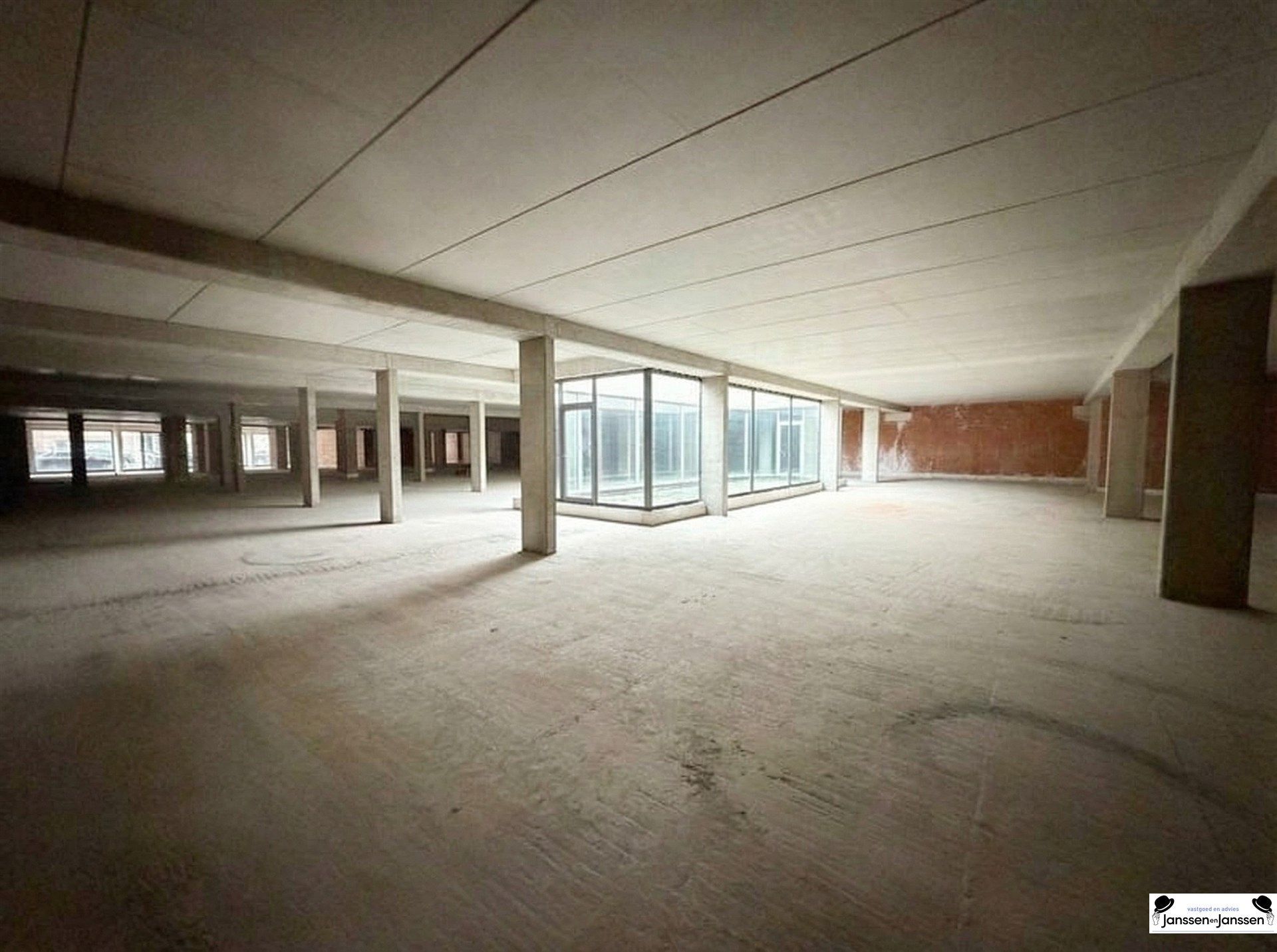 Commercieel gelijkvloers in het centrum van Brasschaat foto 7