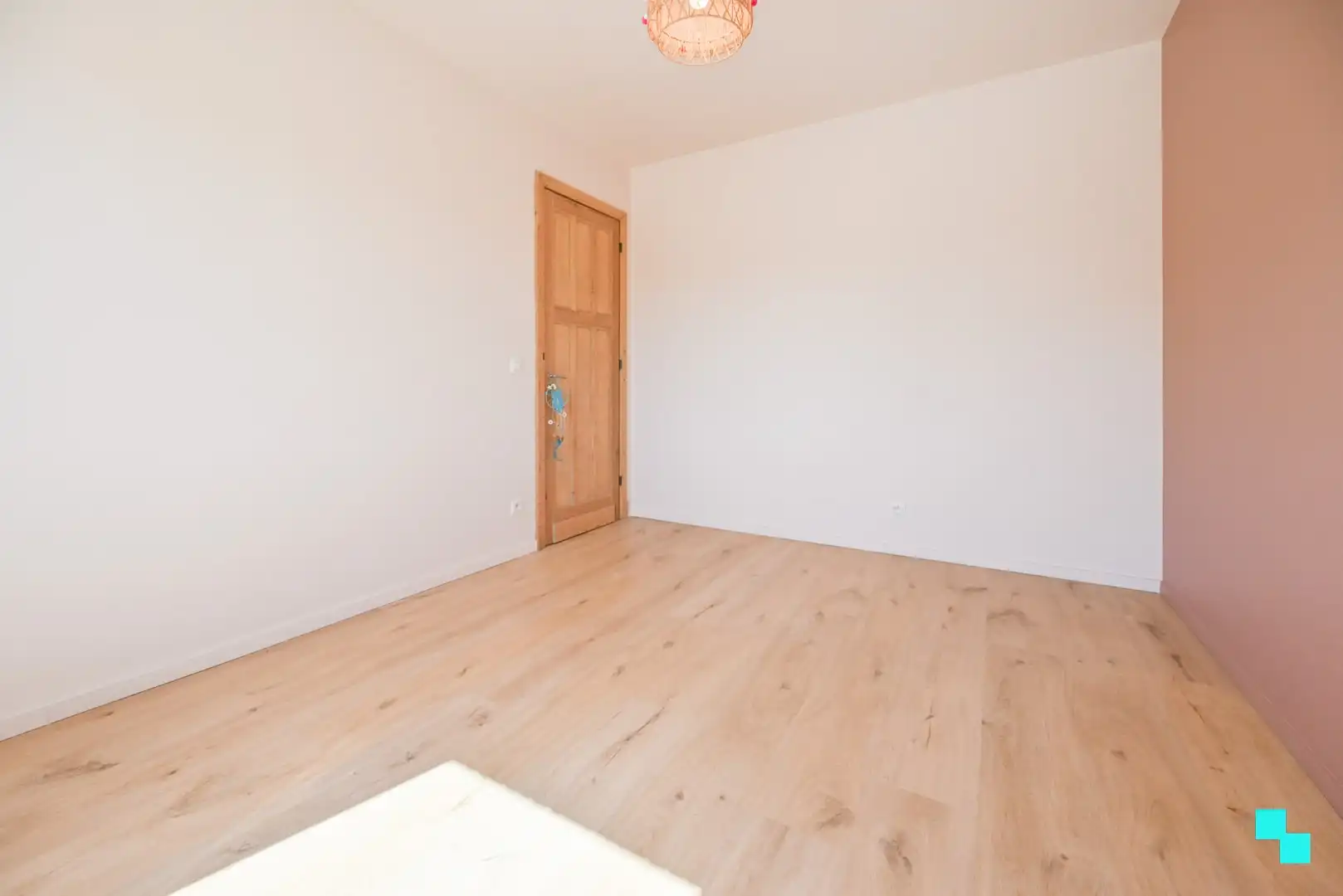 Gerenoveerde 2-slaapkamerwoning in Ingelmunster foto 24