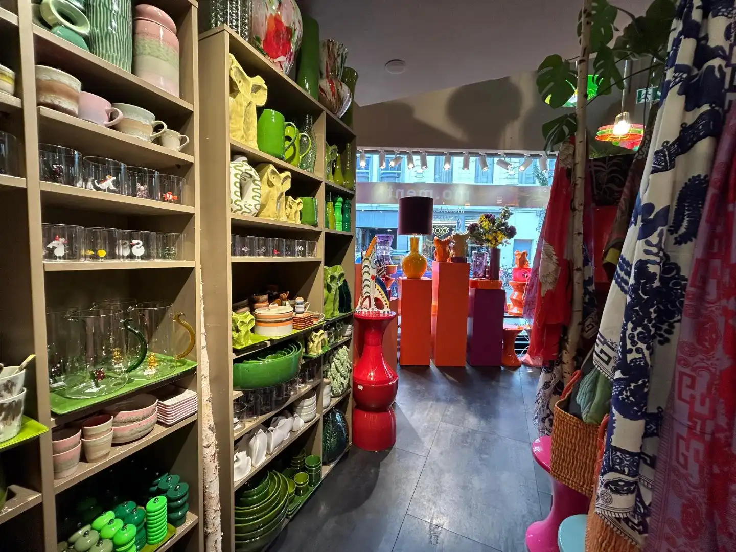 Veelzijdig hoekpand in trendy winkelbuurt foto 3