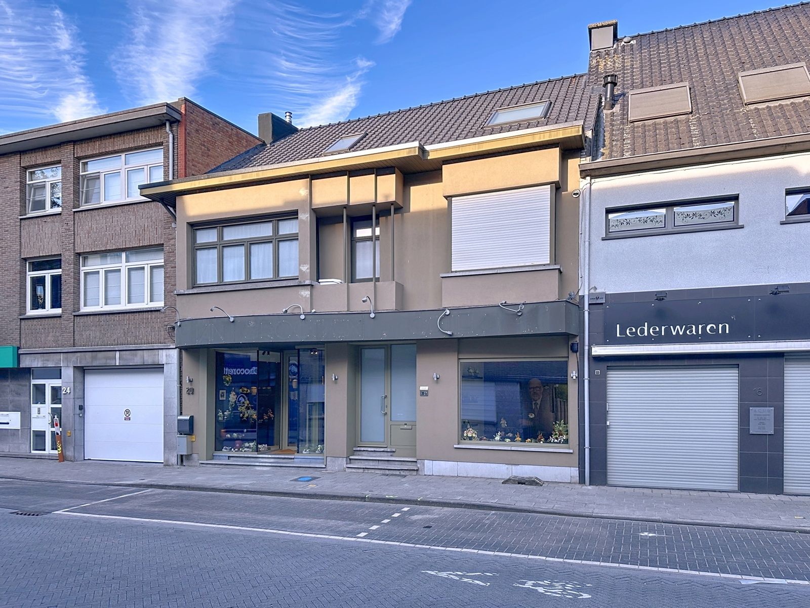 Handelsruimte centraal in winkelstraat foto {{pictureIndex}}