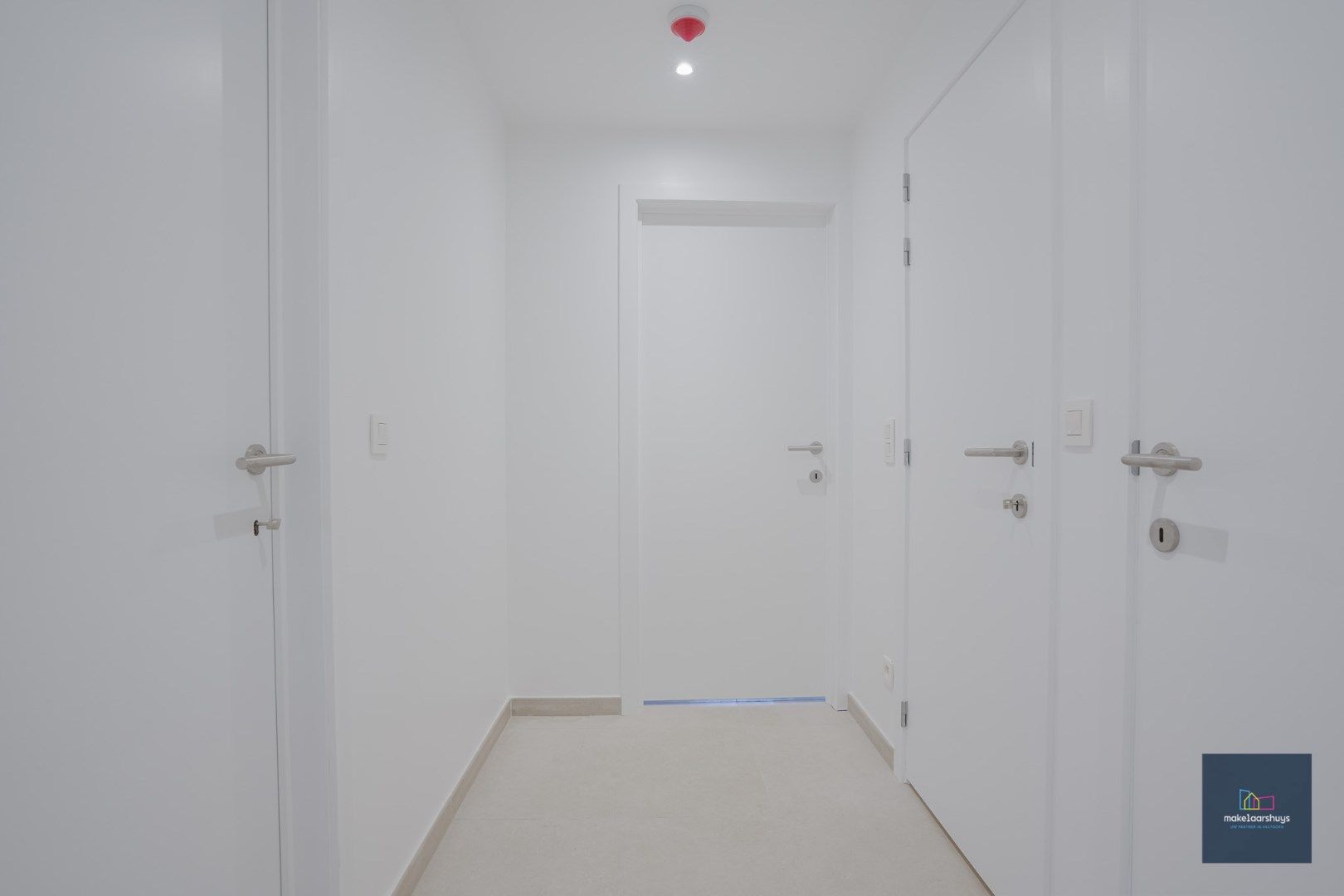 Nieuw gelijkvloers 2 slaapkamerappartement met koer foto 7