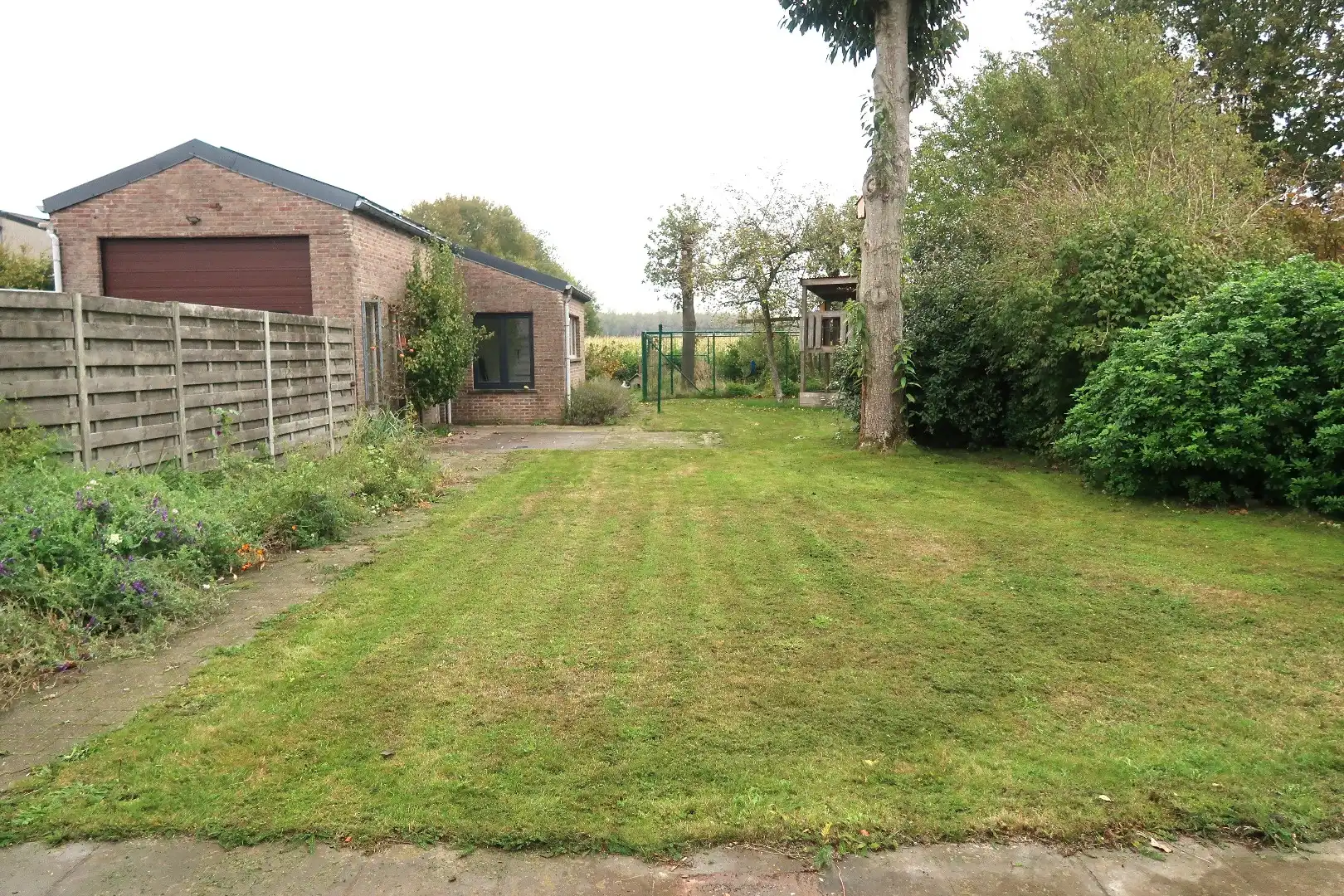 Charmante gerenoveerde woning te huur in Snellegem – 3 slaapkamers, grote tuin & veel extra’s foto 4