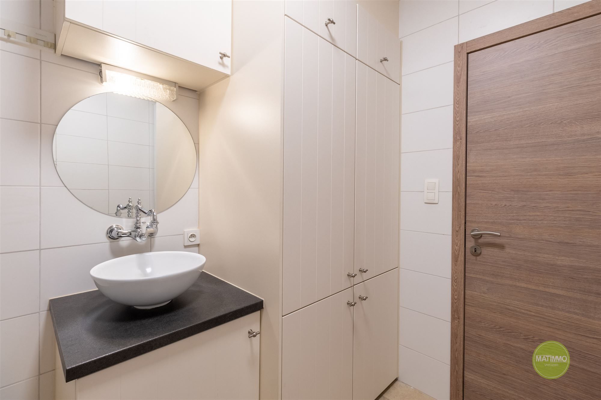 Instapklaar en ruim duplex appartement in Ezaart foto 15