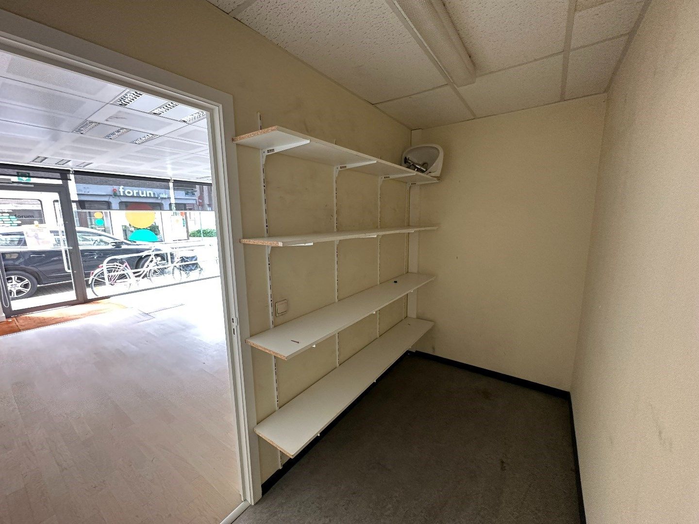 Instapklaar kantoor/winkelruimte, 75 m², Torhout foto 13