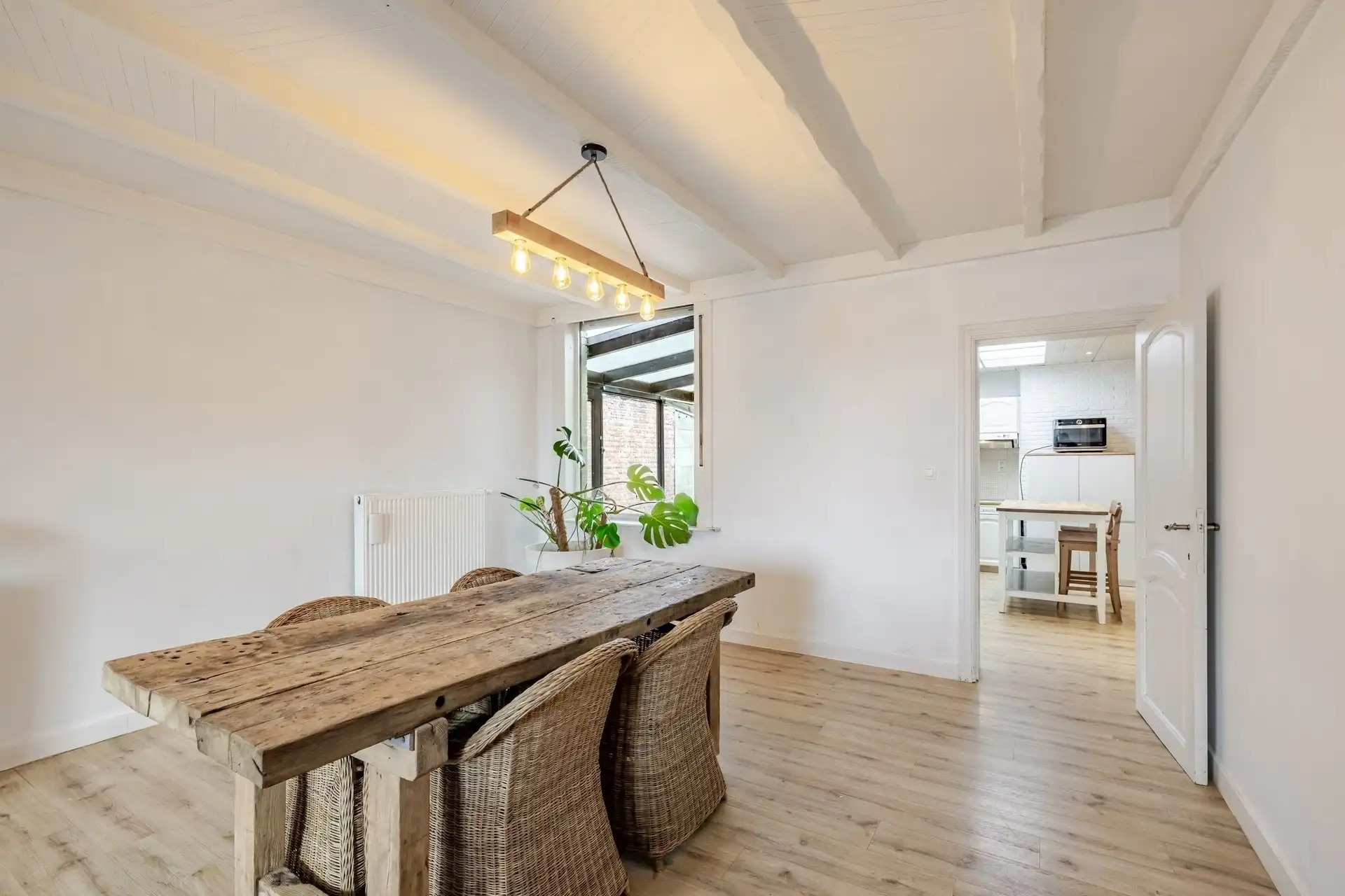Interessante woning met prachtige tuin in Wichelen. foto 11