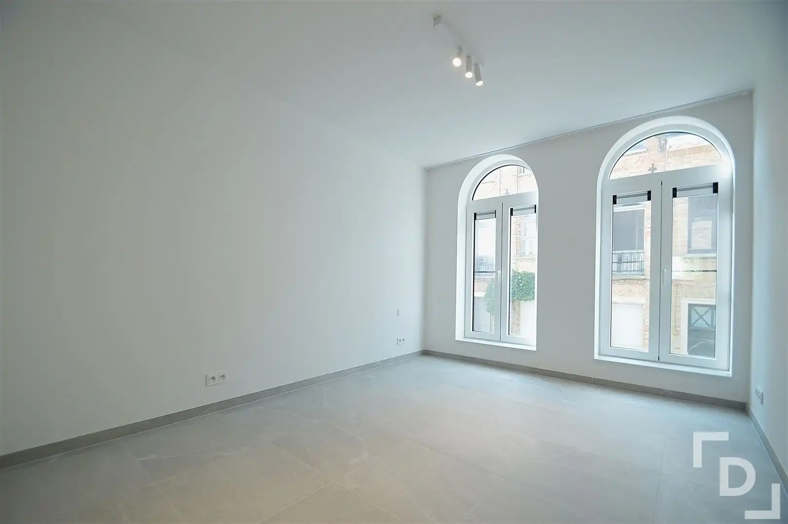 Nieuwbouwappartement met staanplaats in centrum Ieper foto 3