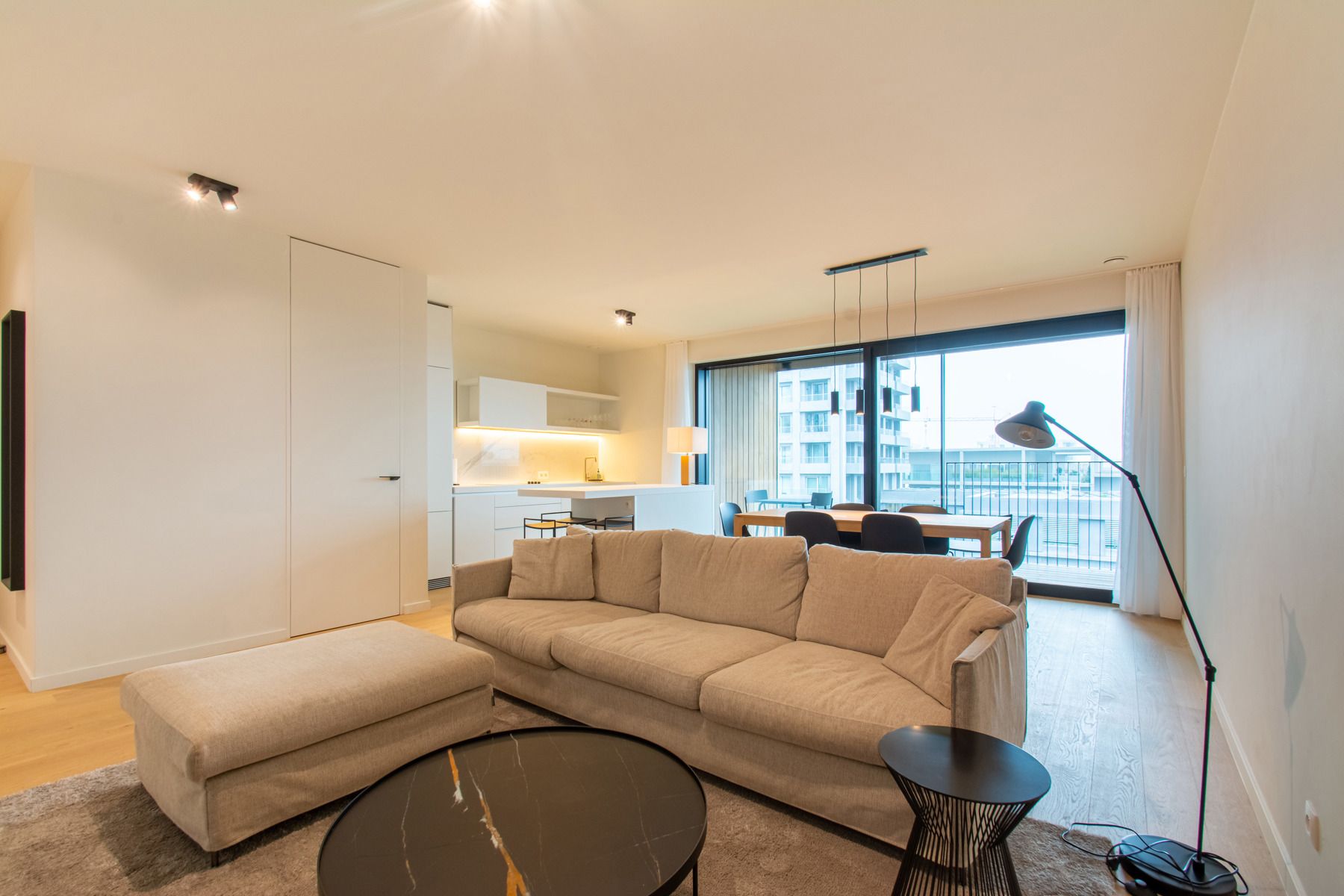 Uniek 2 slpk appartement met 2 terrassen (Nieuw Zuid) foto 3