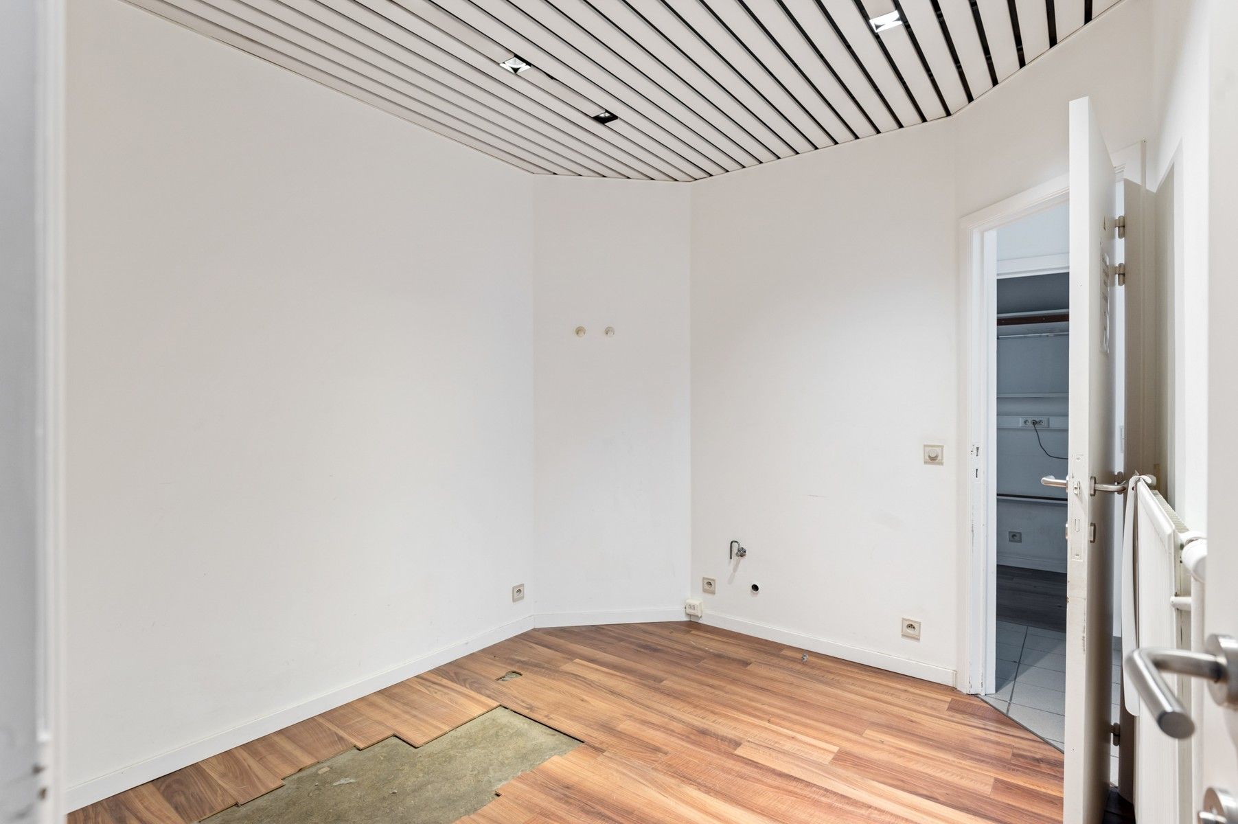 Centraal gelegen handelshuis foto 10