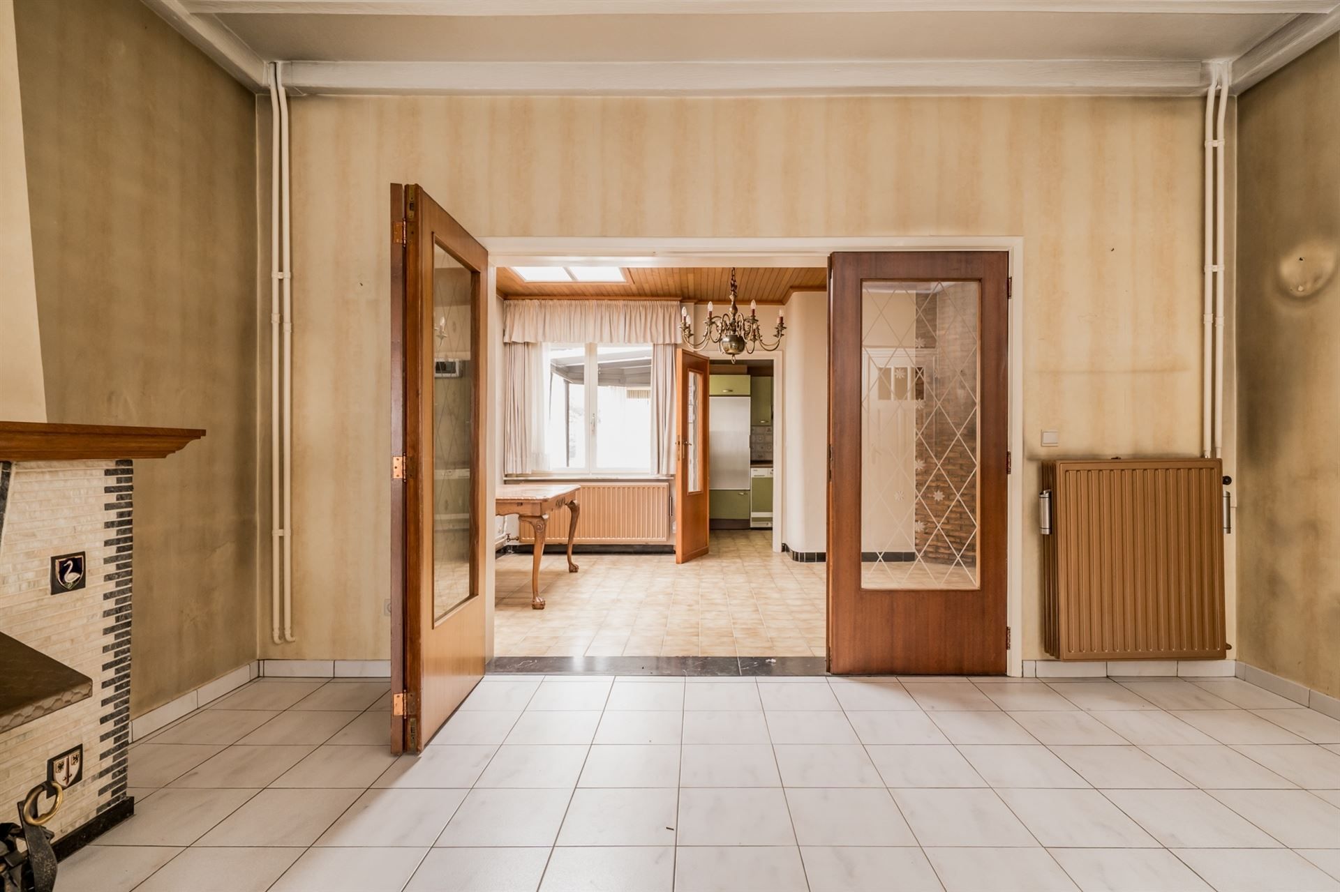 Te renoveren gezinswoning met veel opslagruimte! foto 5