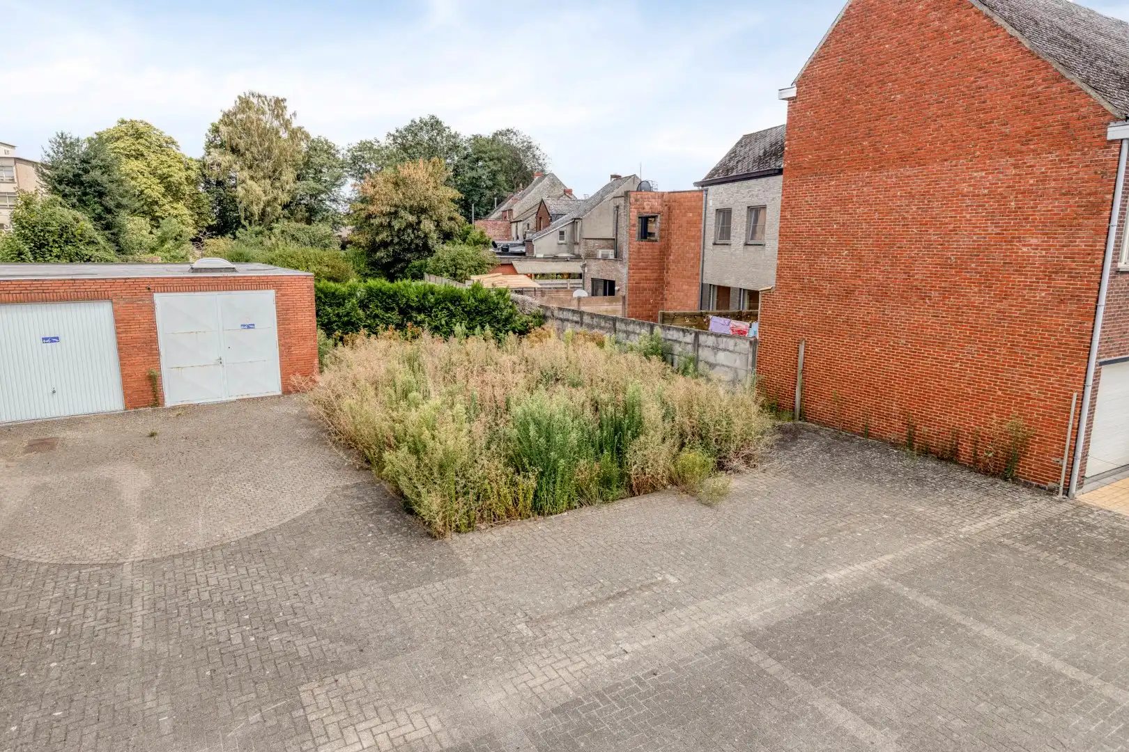 Bouwgrond voor een HOB met bestaande garage vlak naast het centrum van Mol ! (6% BTW mogelijk) foto 3