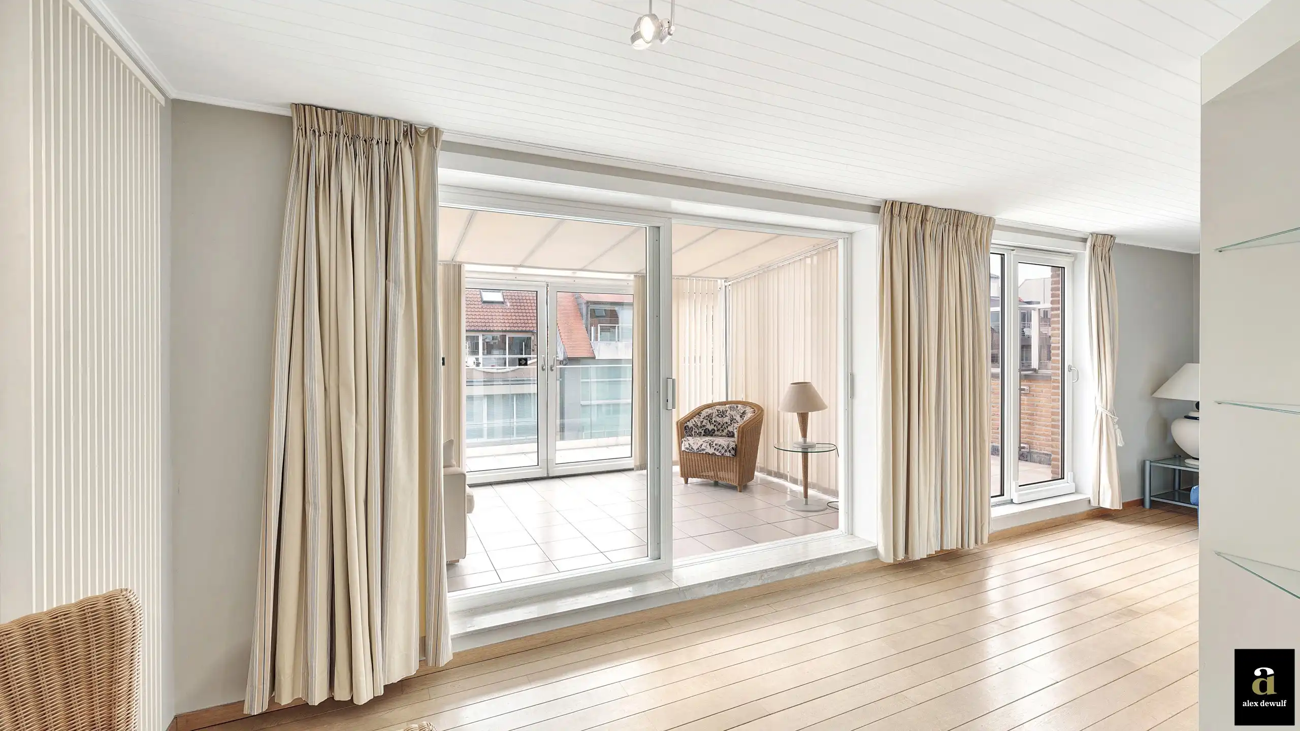 Uniek duplexappartement met zijdelings zeezicht en ruime terrassen. foto 17