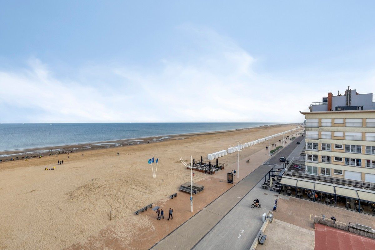 Panoramisch hoekappartement te koop op de Zeedijk van Sint-Idesbald! foto 18