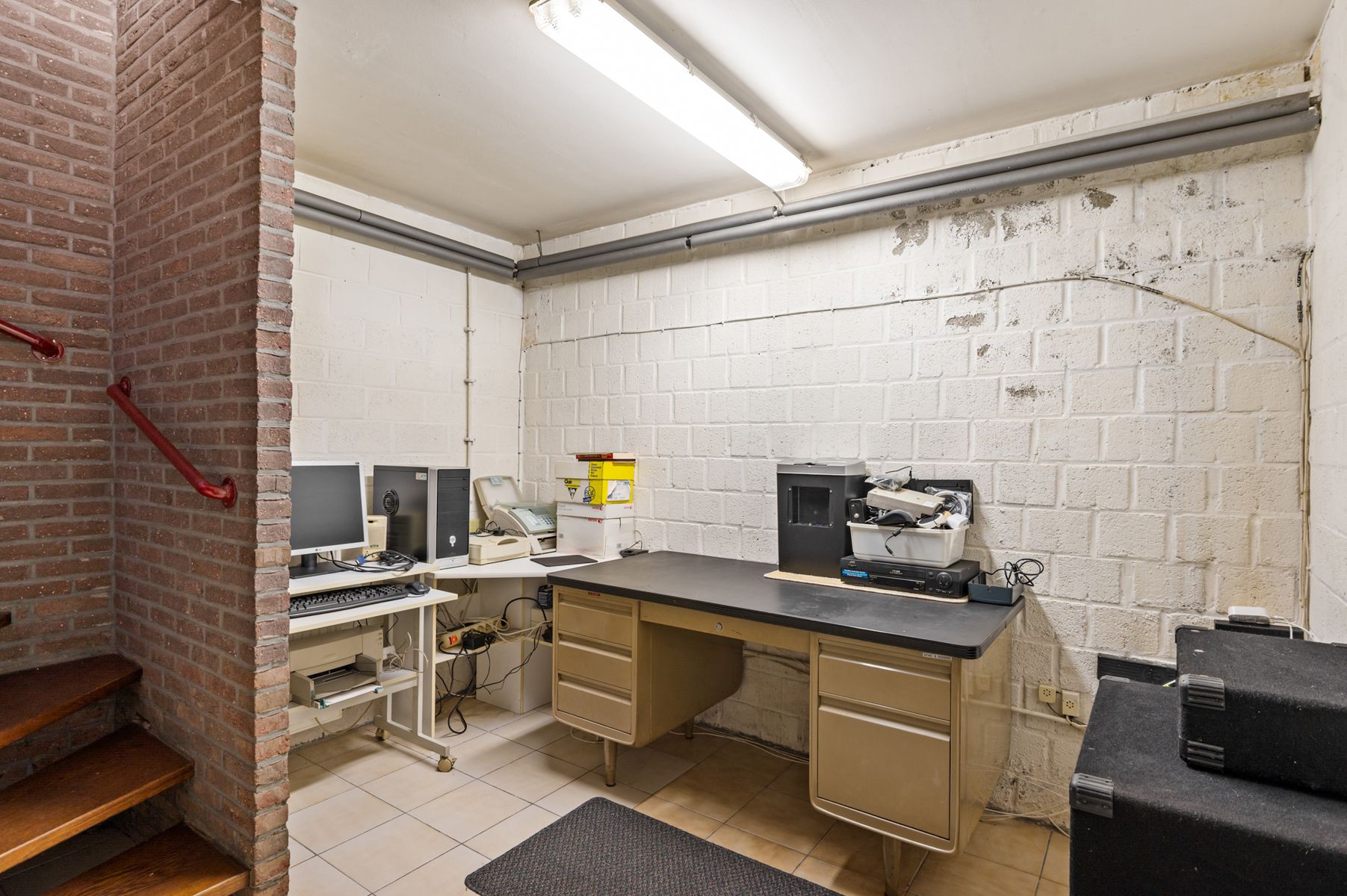 Ruime gezinswoning met bijgebouw en tuin op 694m2 grond foto 17