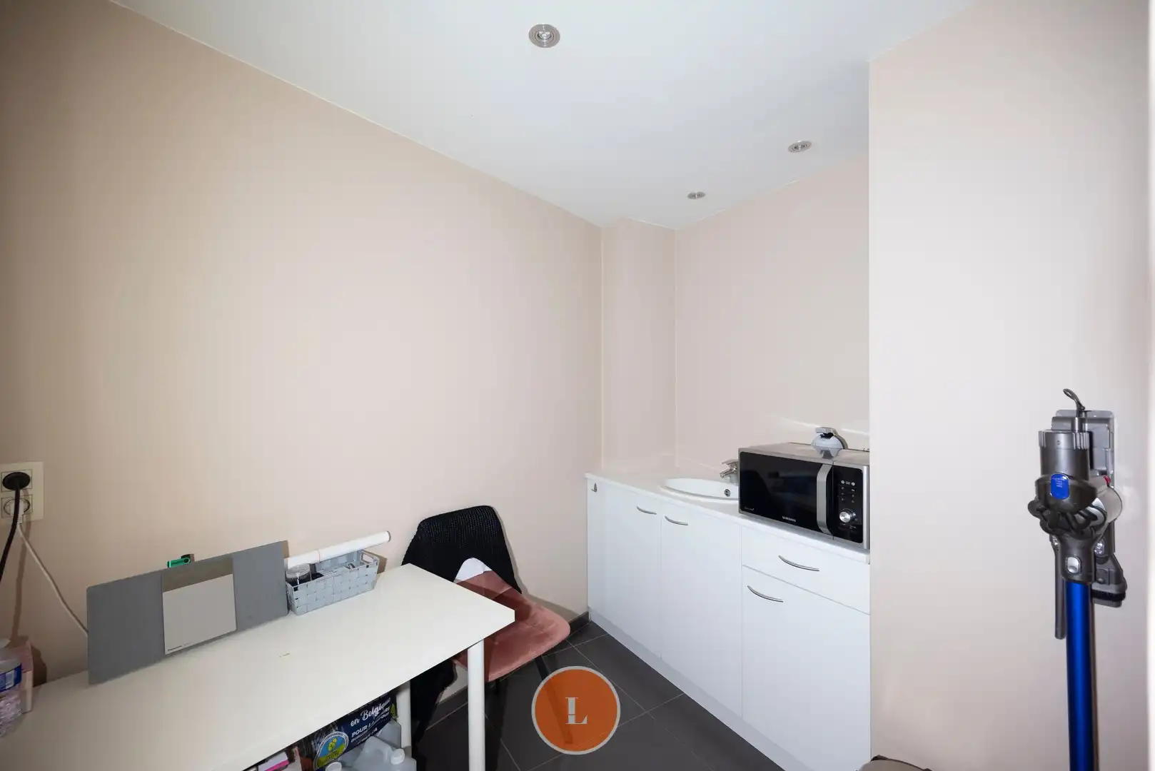 Handelspand op topligging in Menen foto 14