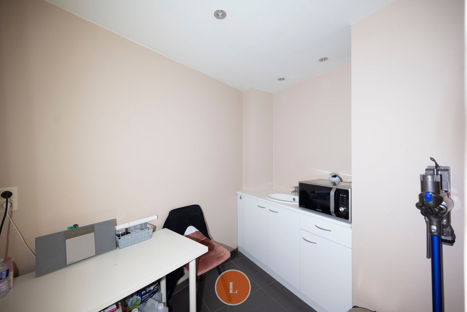 Handelspand op topligging in Menen foto 14