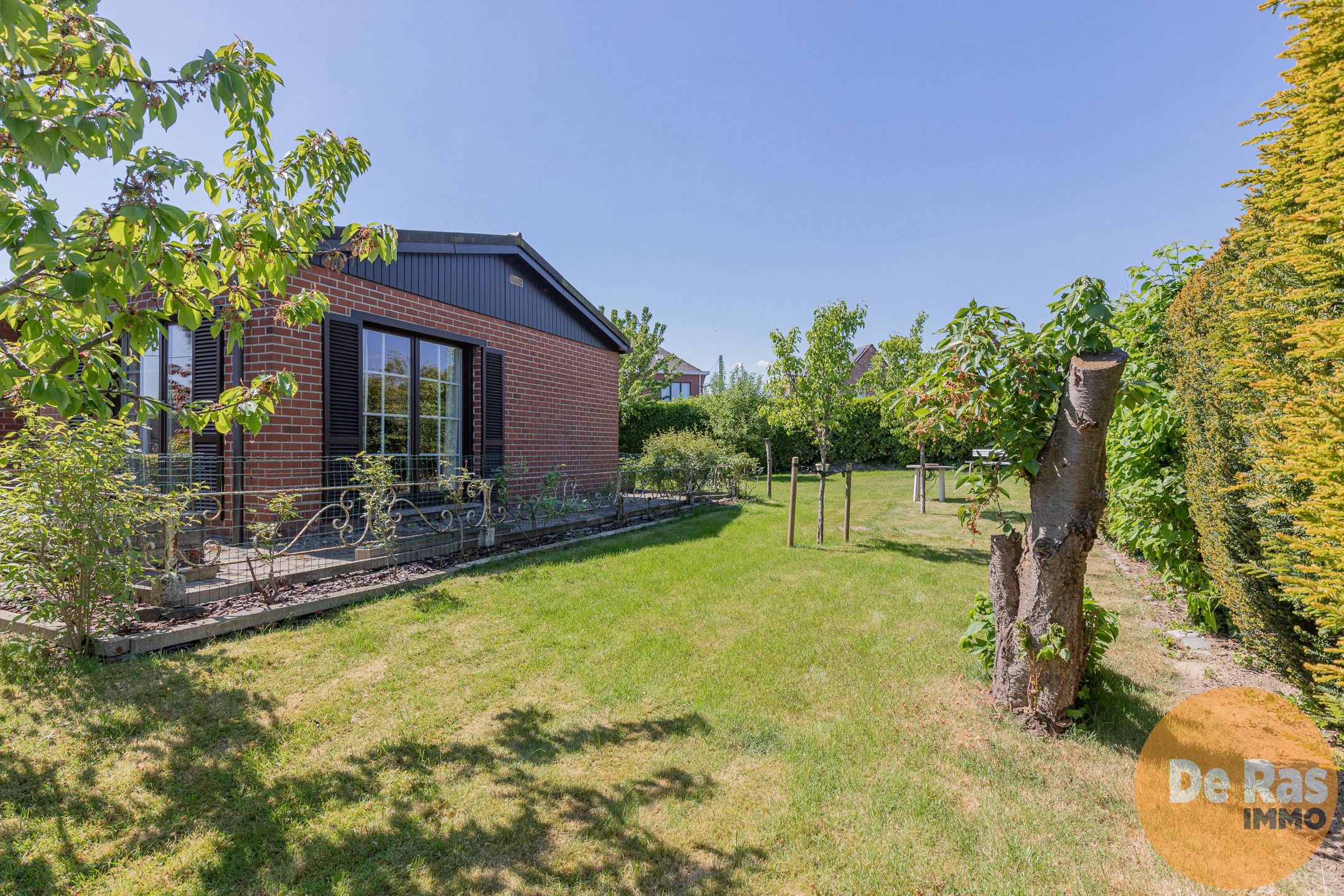 LEDE- Op te frissen bungalow gelegen op een centrale locatie foto 7