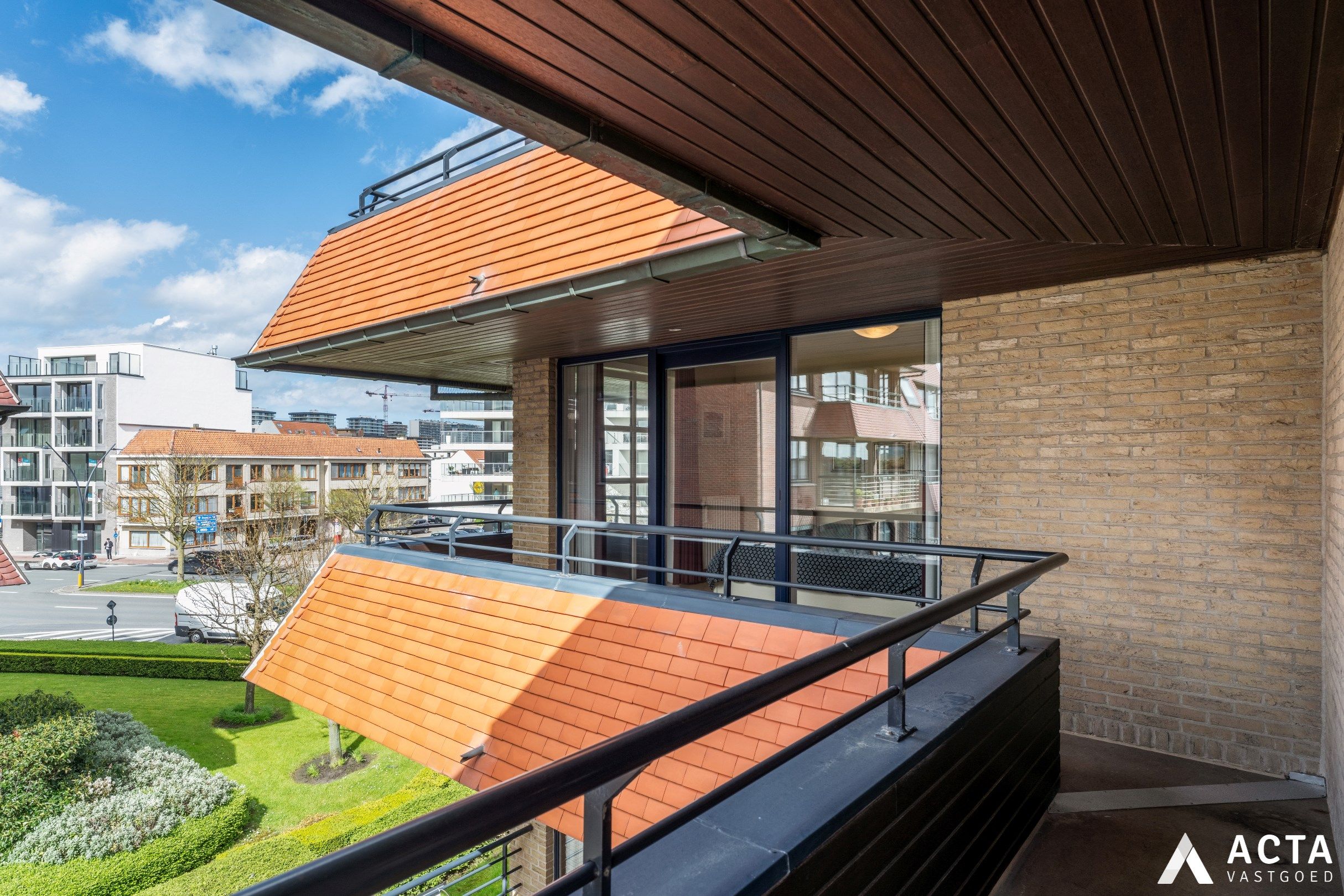 Instapklaar appartement met twee slaapkamers in Mariakerke foto 13