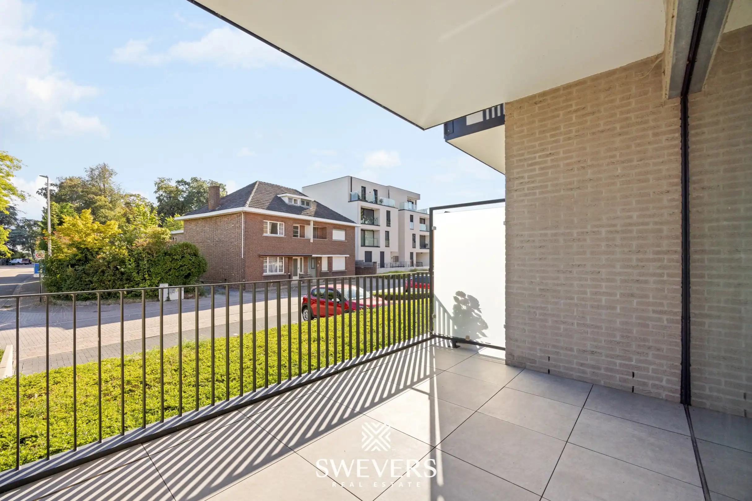 Instapklare serviceflat met professionele uitbating door Ocura, terras, private berging en ondergrondse parking foto 15