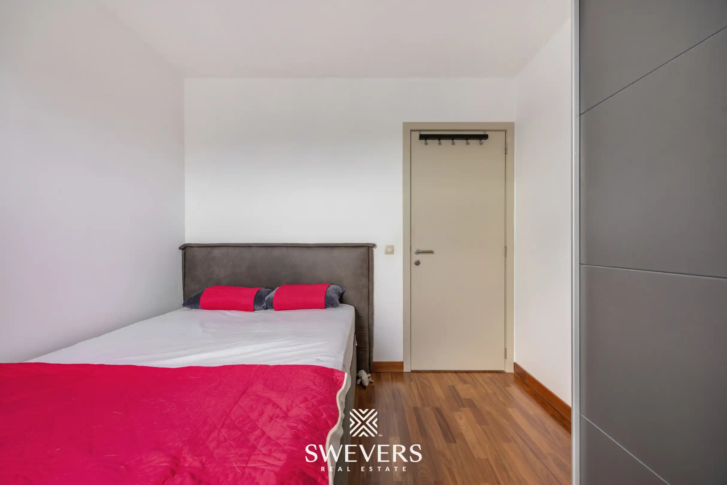 Uitstekend gelegen appartement met 2 slaapkamers en ondergrondse staanplaats foto 11