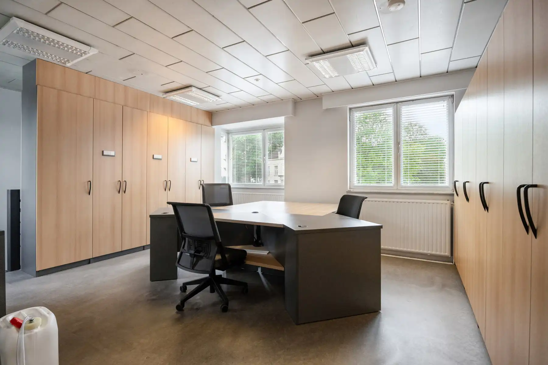 Commercieel gelegen kantoorruimte met moderne voorzieningen. foto 17