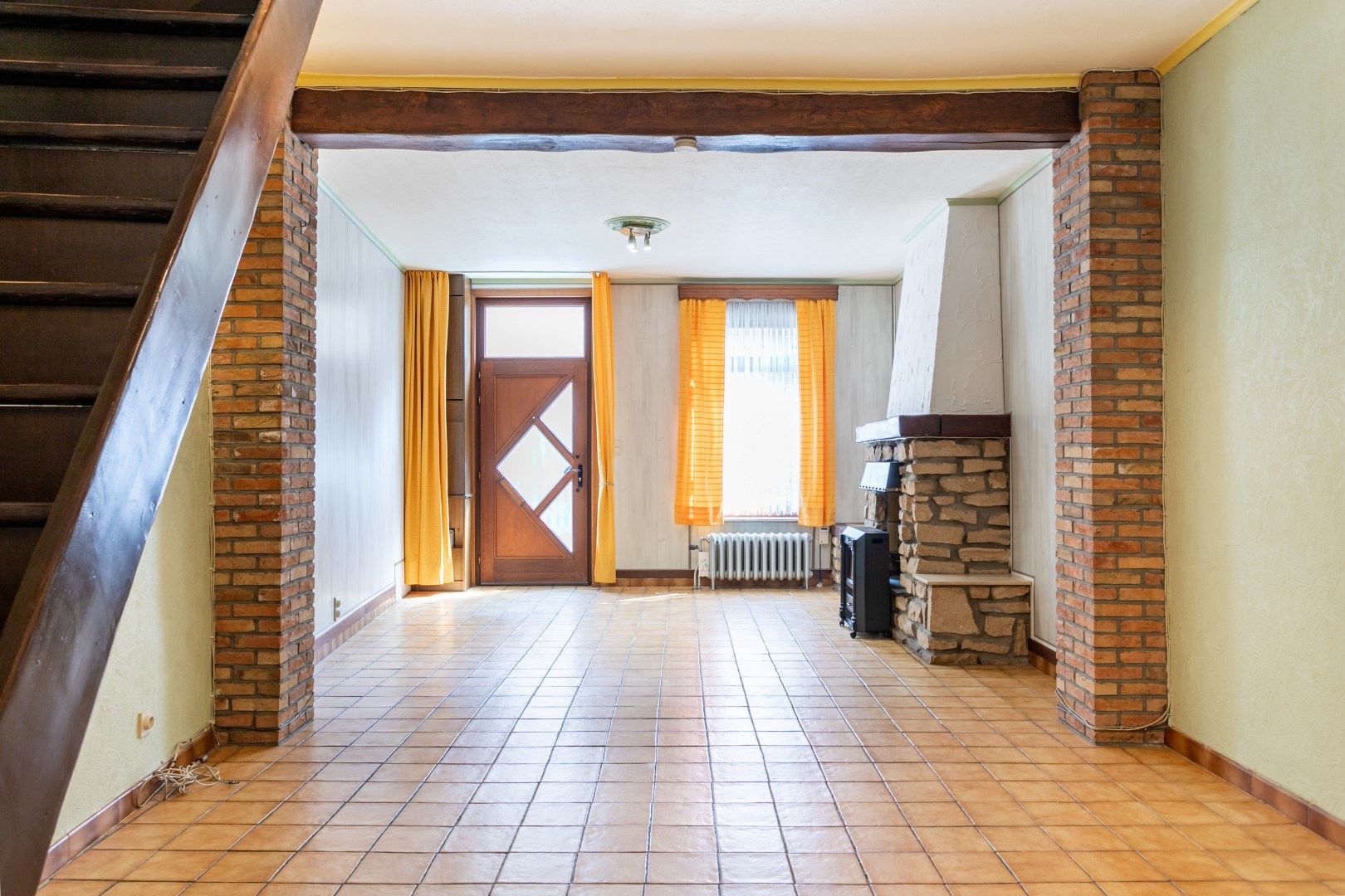 Op te frissen woning met 2-3  slpk en ruime tuin (6a45ca) te koop foto 2