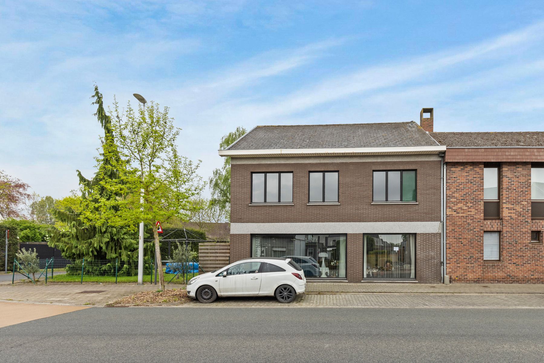 Zeer ruim appartement - te renoveren met 3 slpk's en riante zolder foto 12