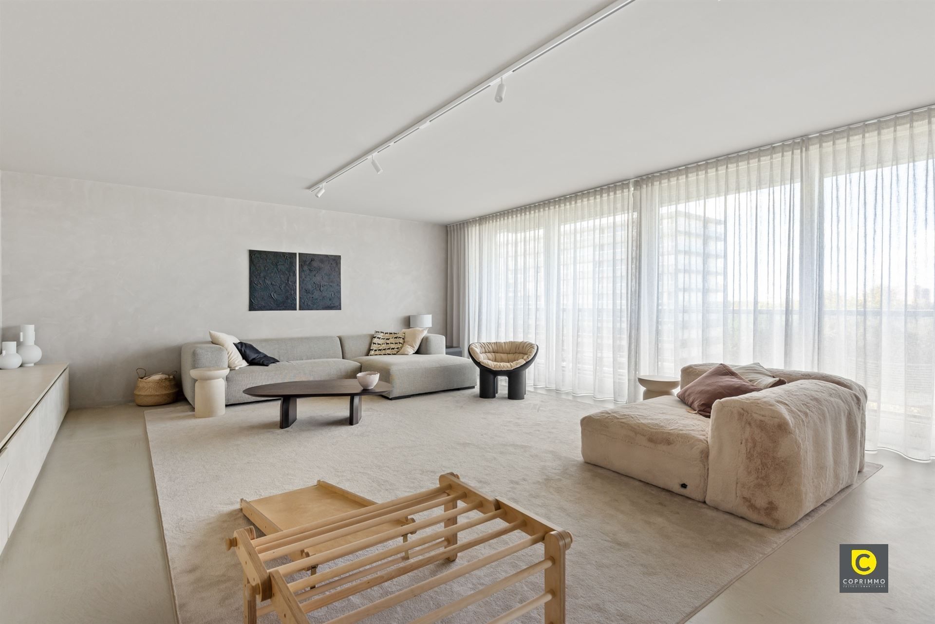Modern en zeer ruim (200 m²) appartement foto {{pictureIndex}}