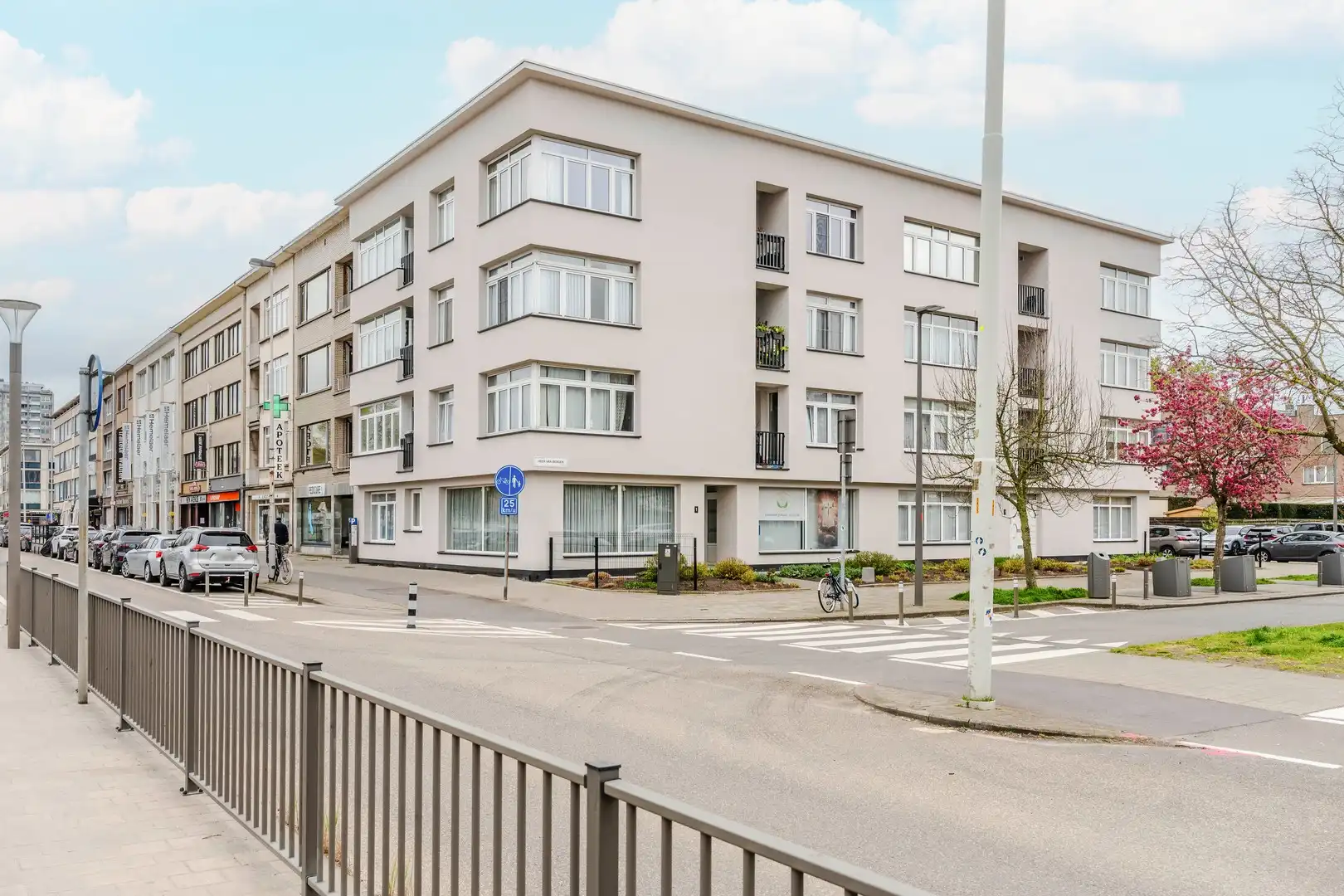 Goed gelegen appartement met 2 slaapkamers foto 14