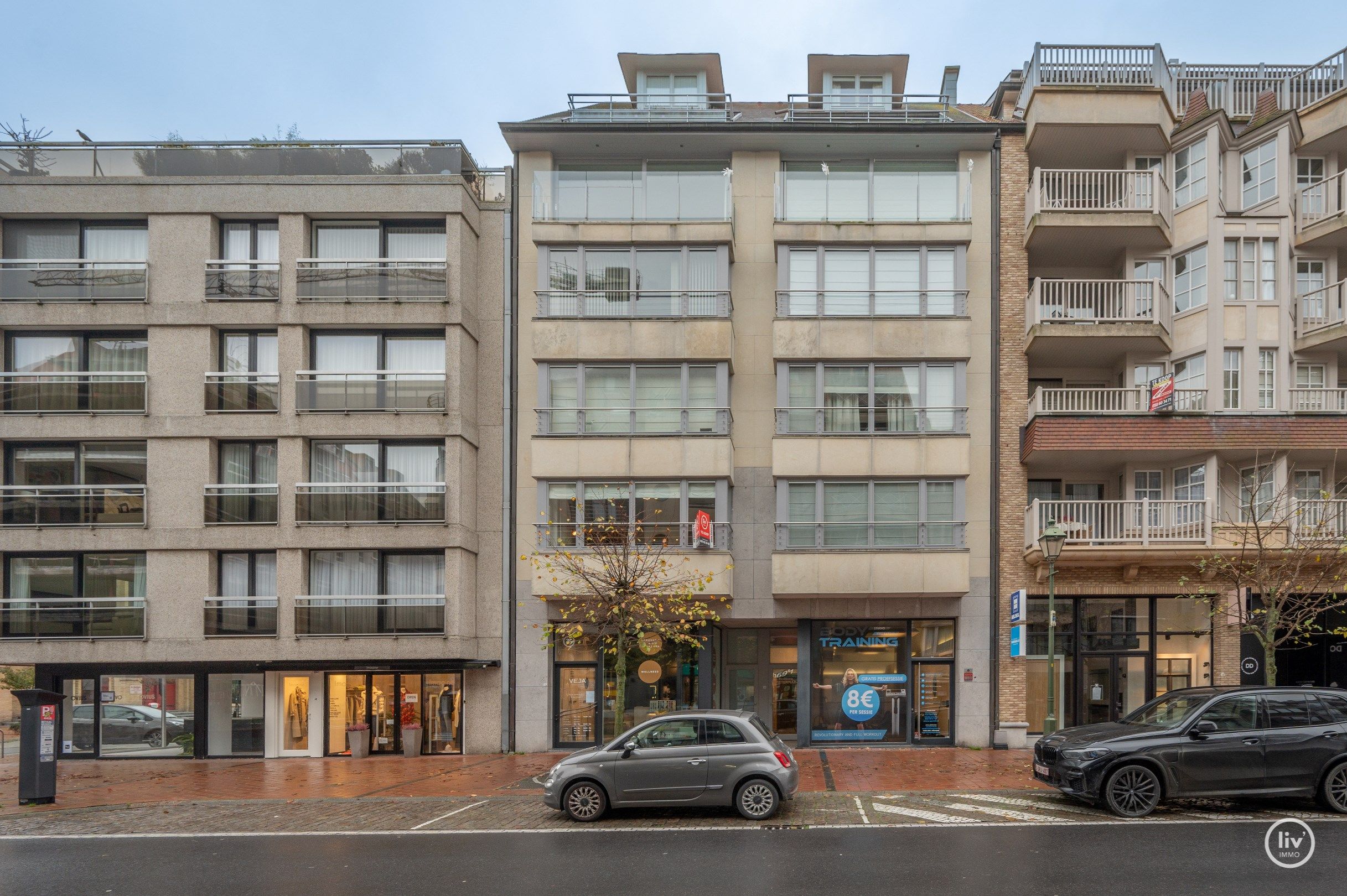  Ruim (woon)appartement met twee slaapkamers gelegen op de Dumortierlaan te Knokke. foto 10