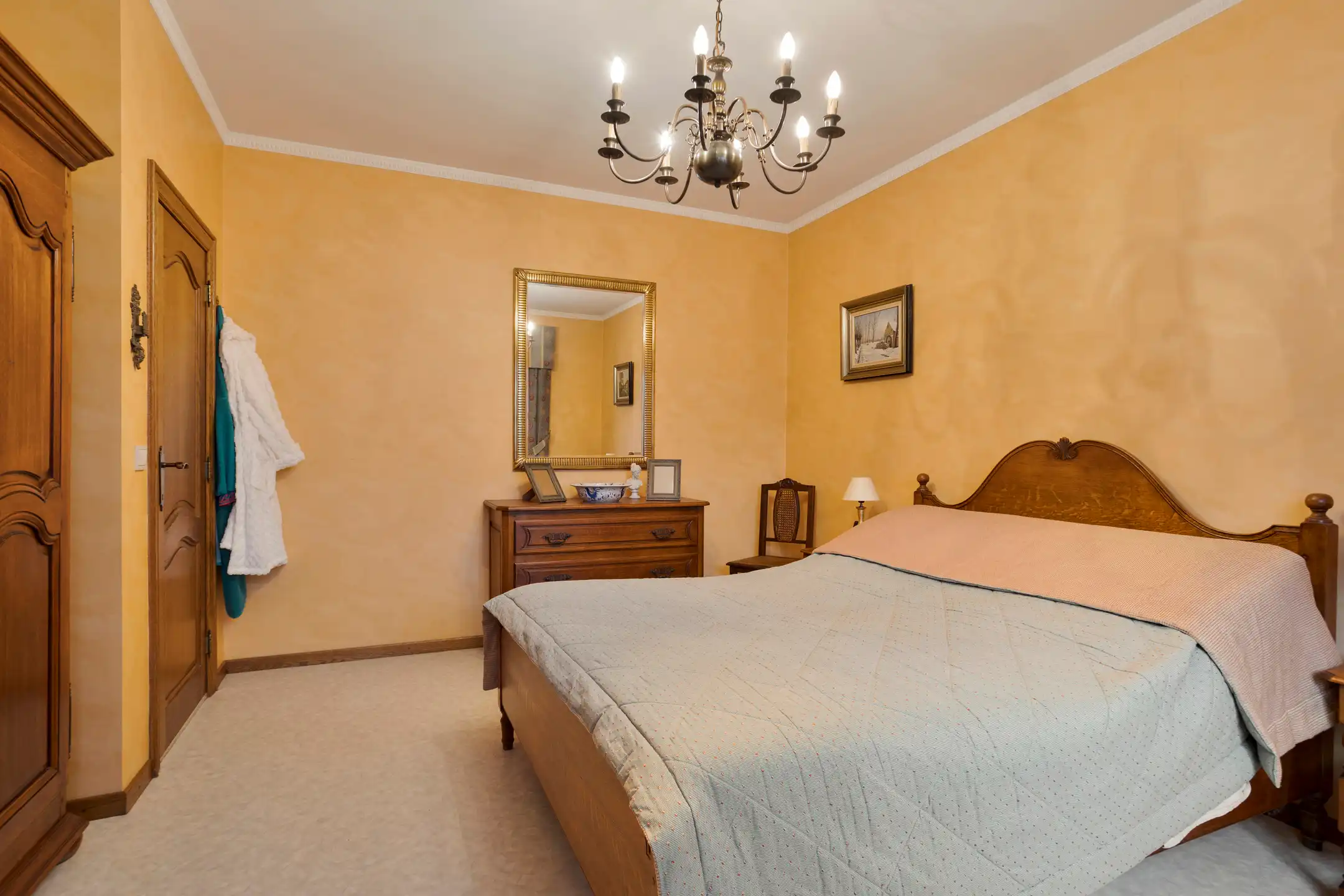 Ruime open bebouwing met 6 slaapkamers foto 11