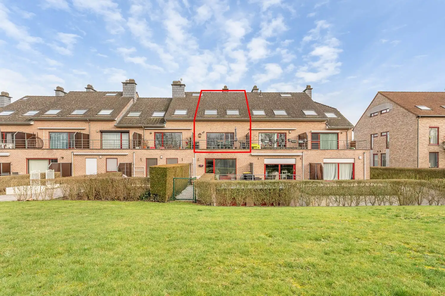 Ruim en energiezuinig appartement met 2 slaapkamers, een ruim terras en een autostaanplaats aan de rand van Leuven! foto 2