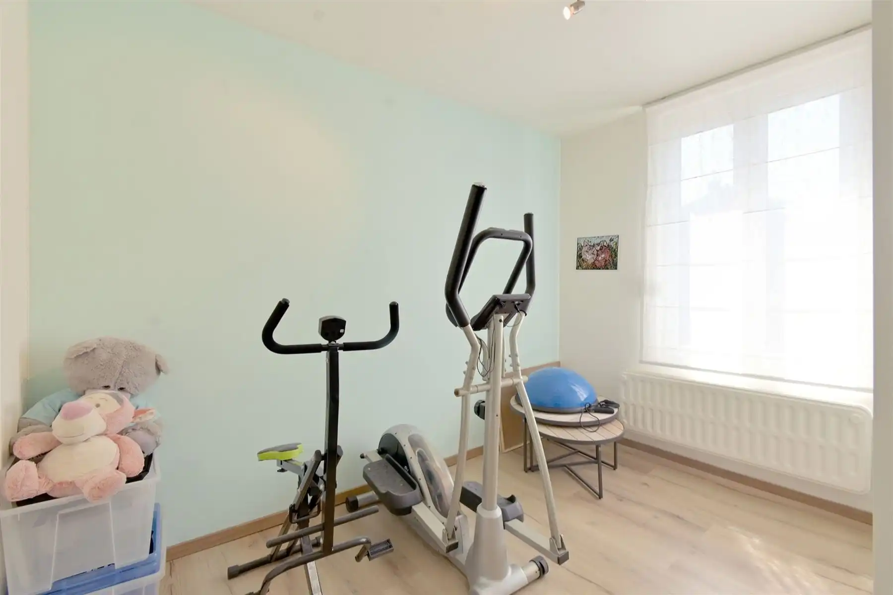 Gerenoveerde woning met 4 slpk's en gezellige zuid-tuin! foto 10