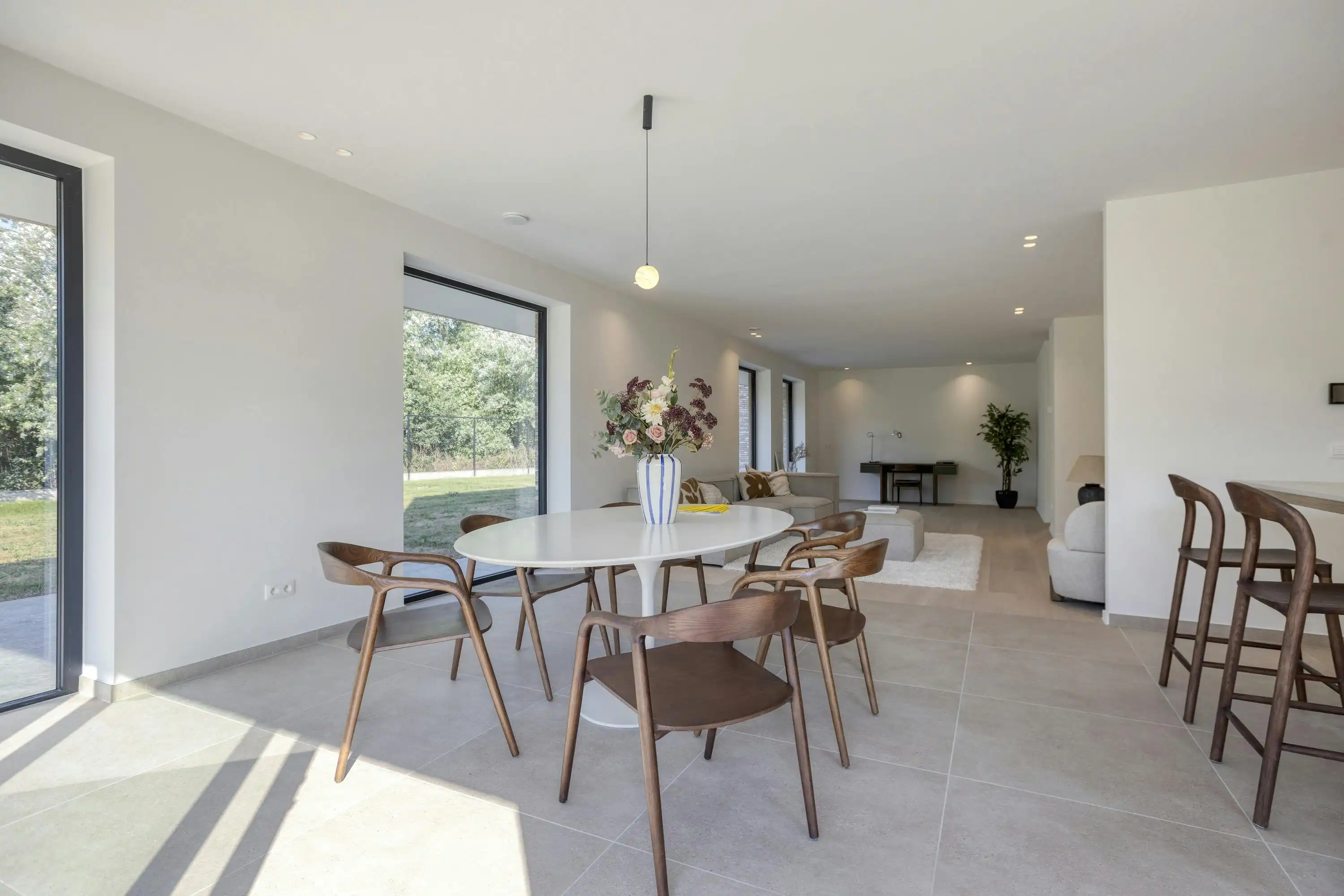 Nieuwbouwvilla met 4 slaapkamers op 1361m² grond foto 7