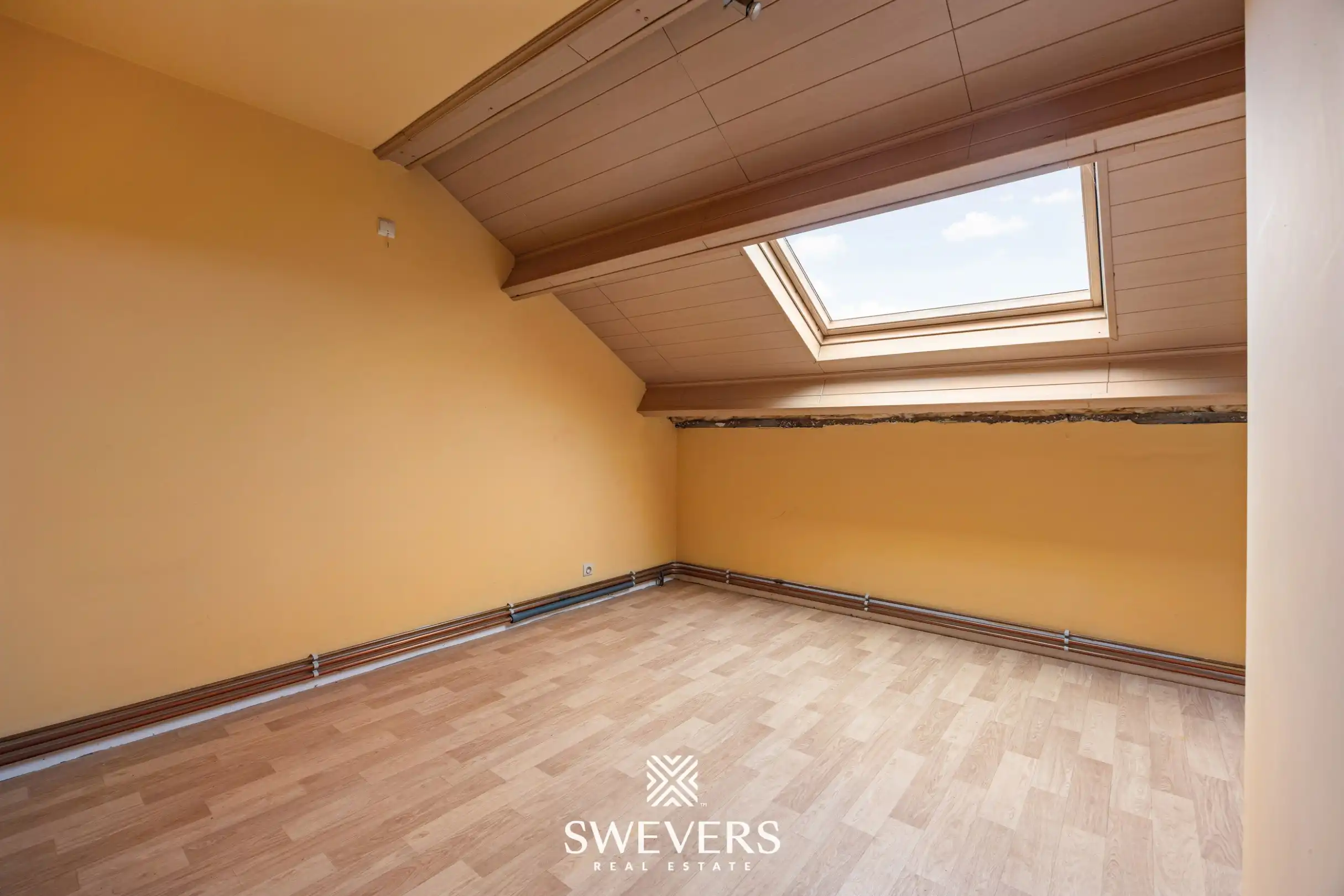 Ideale starterswoning met 4 slaapkamers op zonrijk perceel foto 2