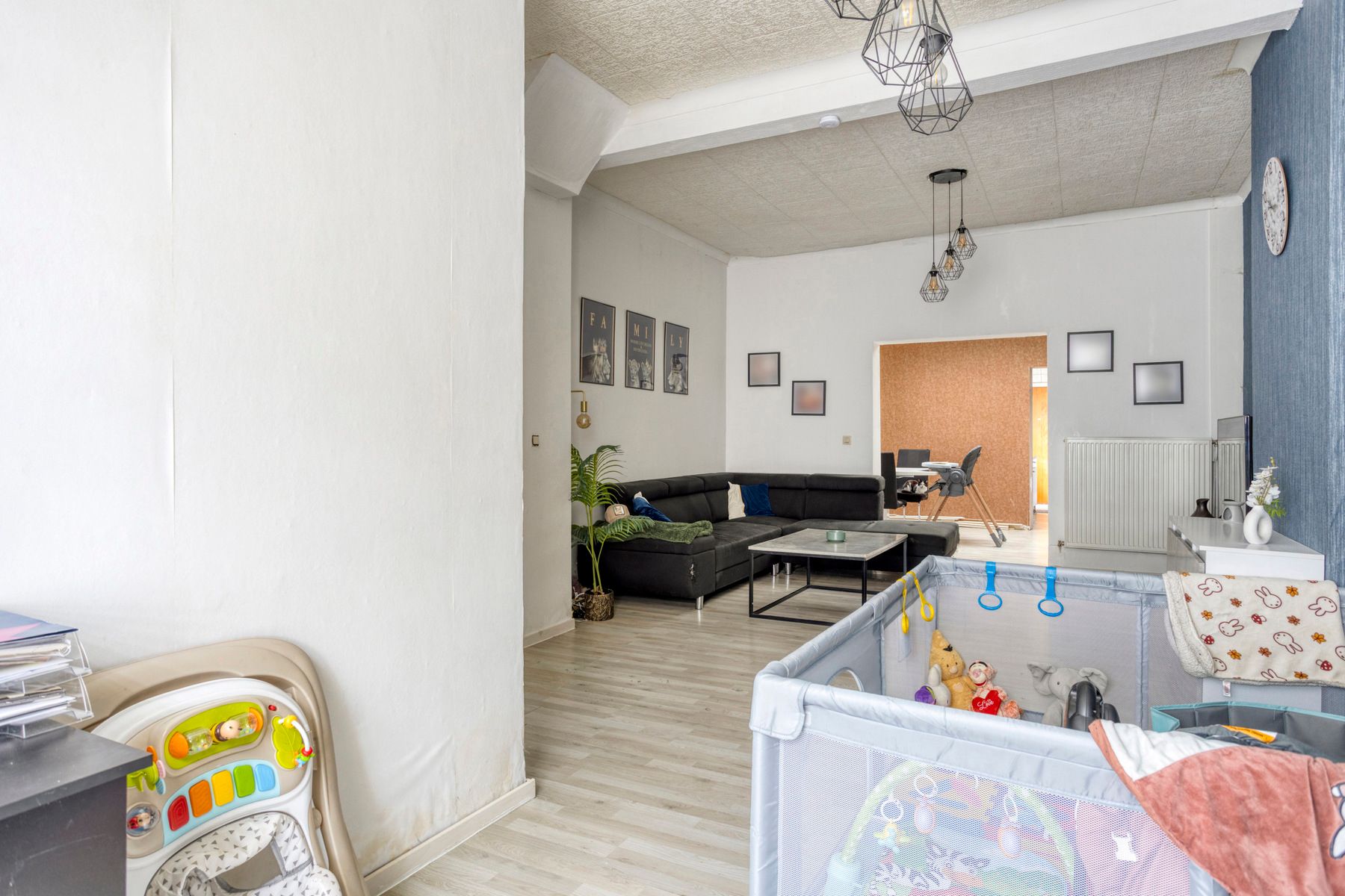 Op te frissen woning met potentieel in Zele foto 4