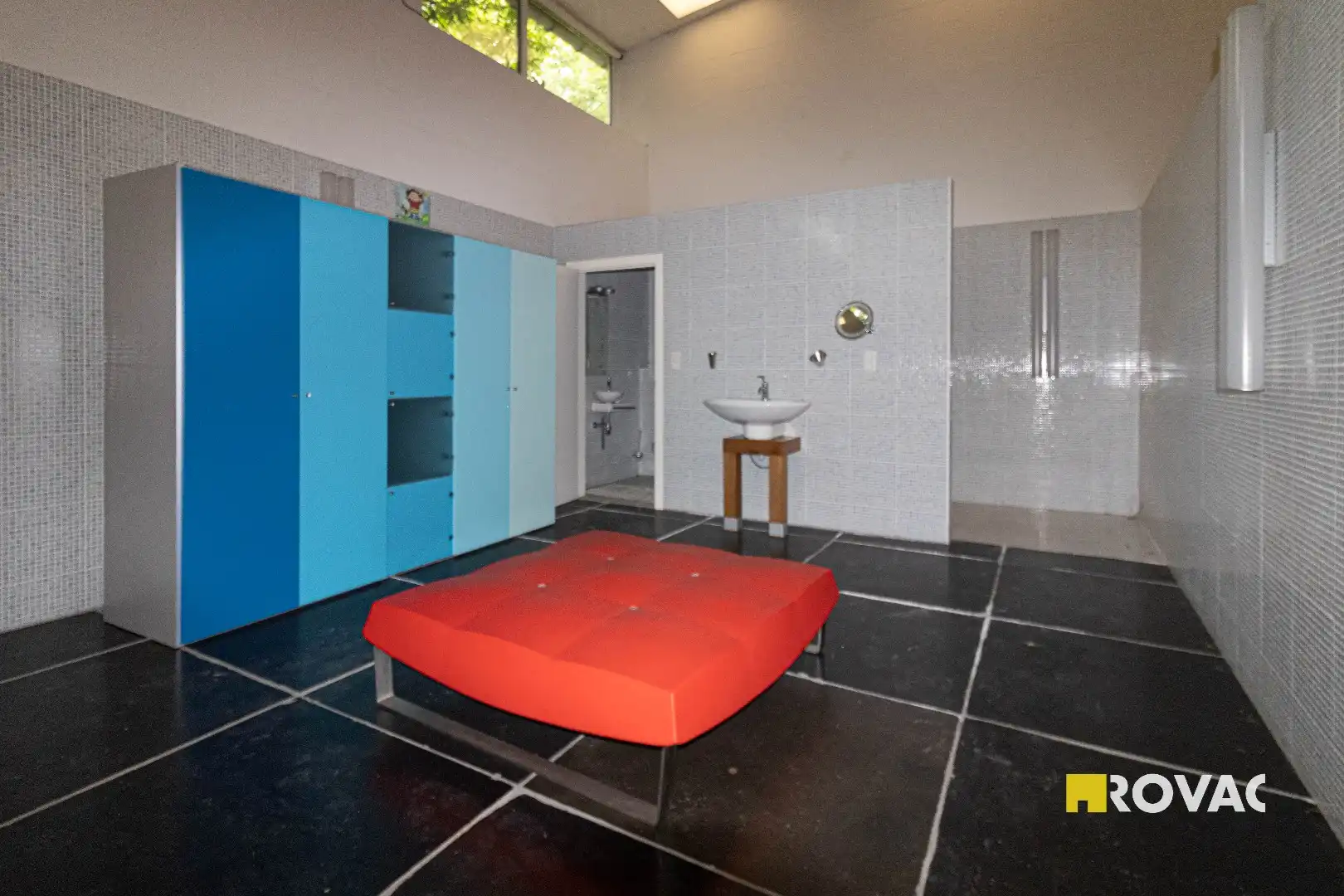 Ruime alleenstaande loftwoning met garage/opslagplaats foto 10