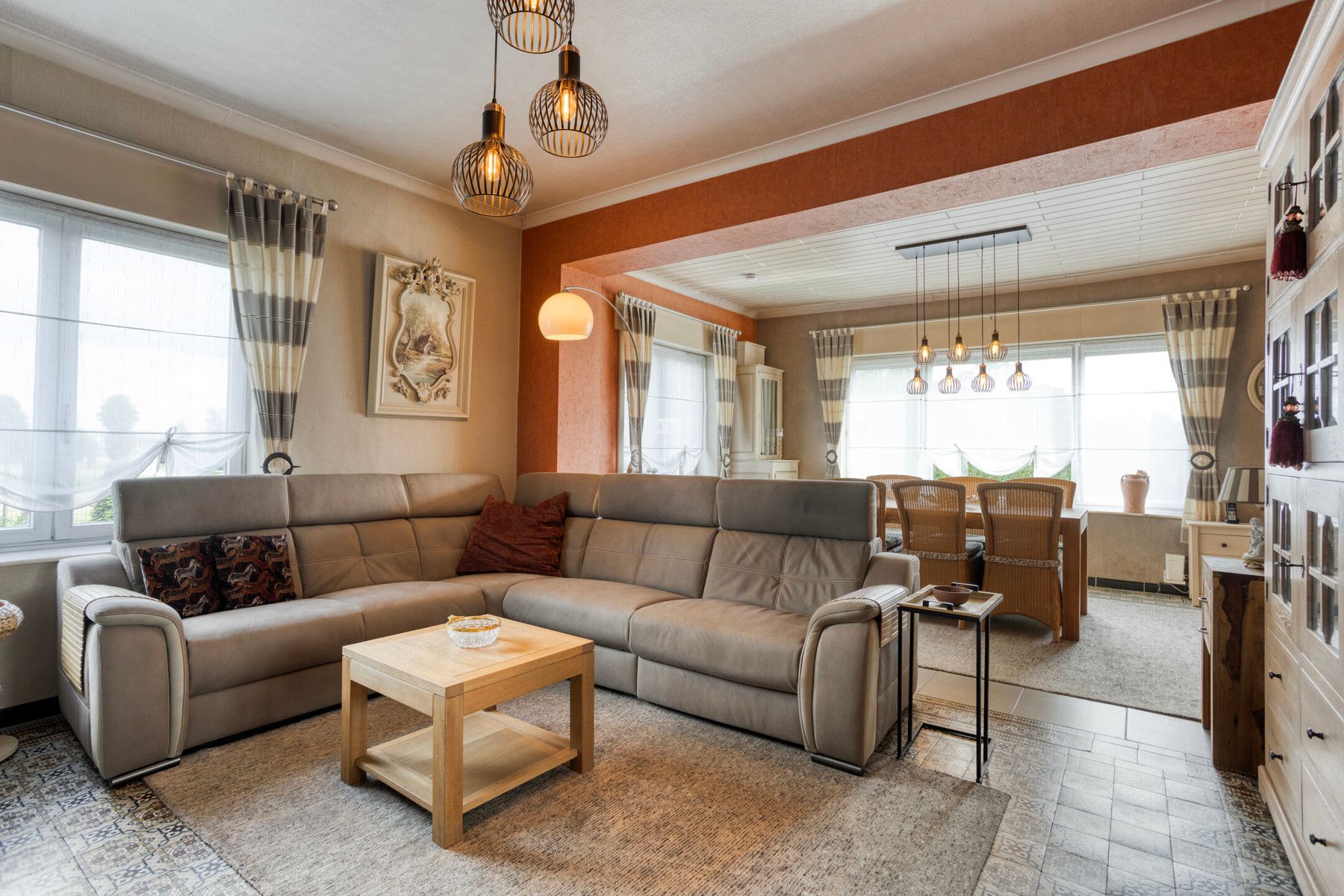 Open bebouwing met 4 slp, tuin, garage en prachtig uitzicht! foto 8