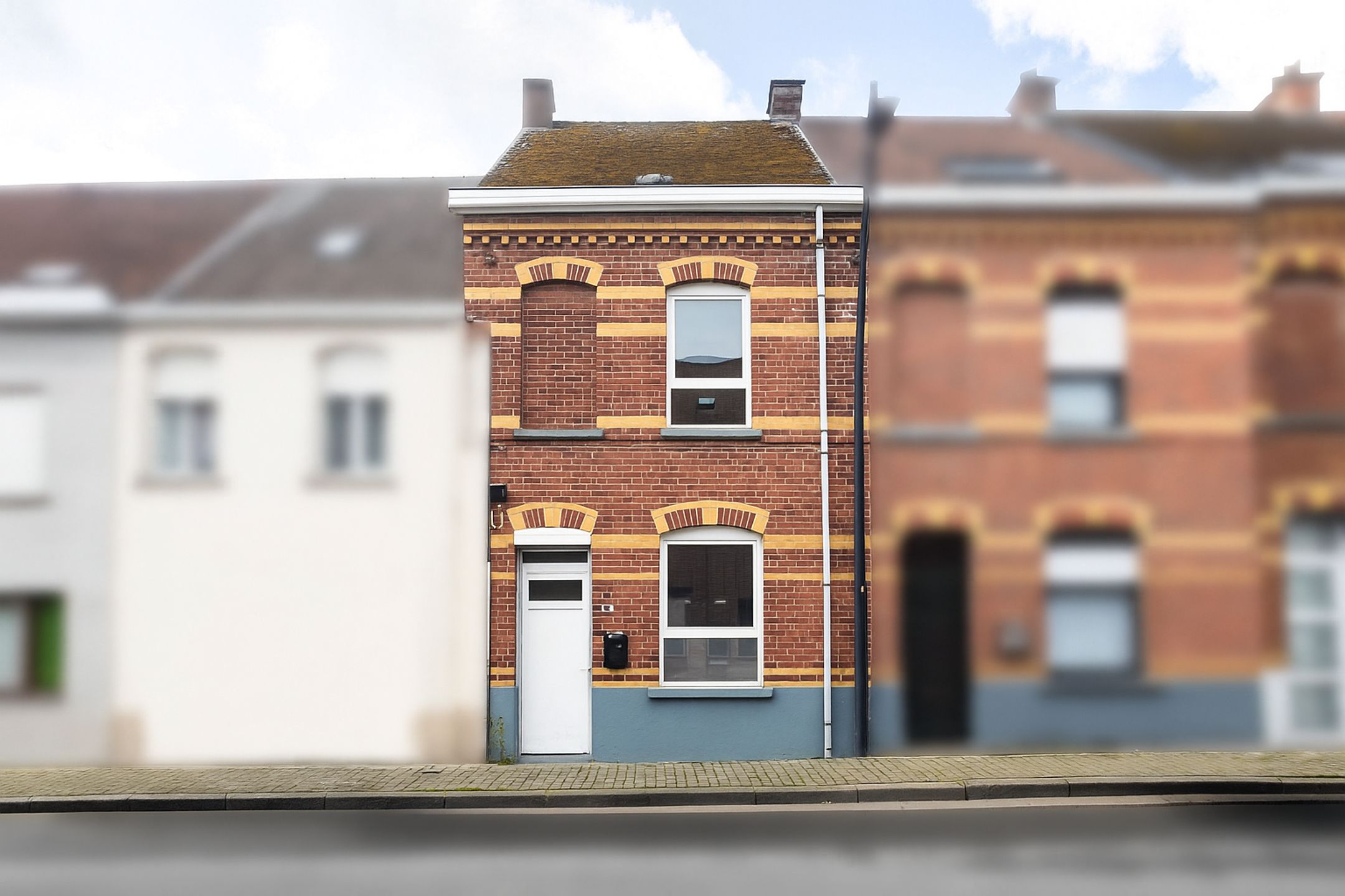 Hoofdfoto van de publicatie: Te renoveren woning met terras op interessante locatie!