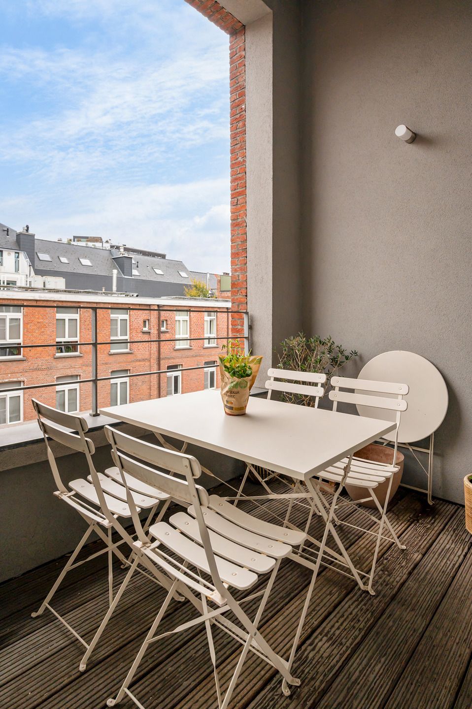   Ruim en modern appartement met gezellig terras. foto 13